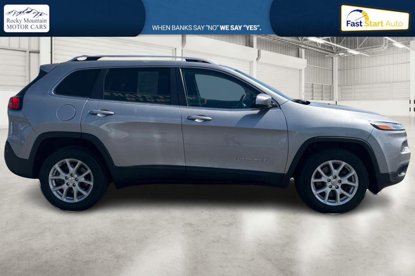 2016 Silver Jeep Cherokee Latitude 4WD (1C4PJMCS6GW) with an 3.2L V6 DOHC 24V engine, 9-Speed Automatic transmission, located at 767 S State Road, Pleasant Grove, UT, 84062, (801) 785-1058, 40.354839, -111.736687 - Photo#1