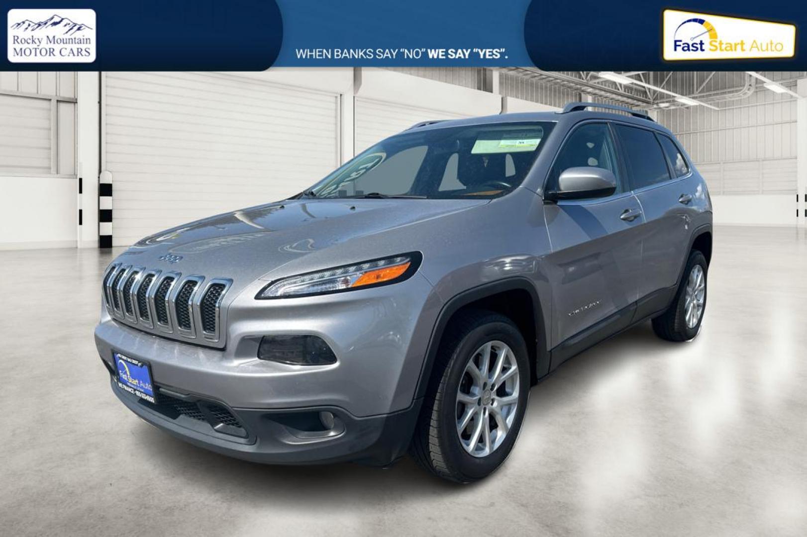 2016 Silver Jeep Cherokee Latitude 4WD (1C4PJMCS6GW) with an 3.2L V6 DOHC 24V engine, 9-Speed Automatic transmission, located at 767 S State Road, Pleasant Grove, UT, 84062, (801) 785-1058, 40.354839, -111.736687 - Photo#8