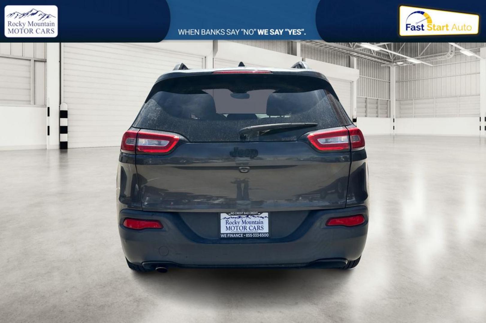 2016 Gray Jeep Cherokee Latitude FWD (1C4PJLCB3GW) with an 2.4L L4 DOHC 16V engine, 9A transmission, located at 767 S State Road, Pleasant Grove, UT, 84062, (801) 785-1058, 40.354839, -111.736687 - Photo#4