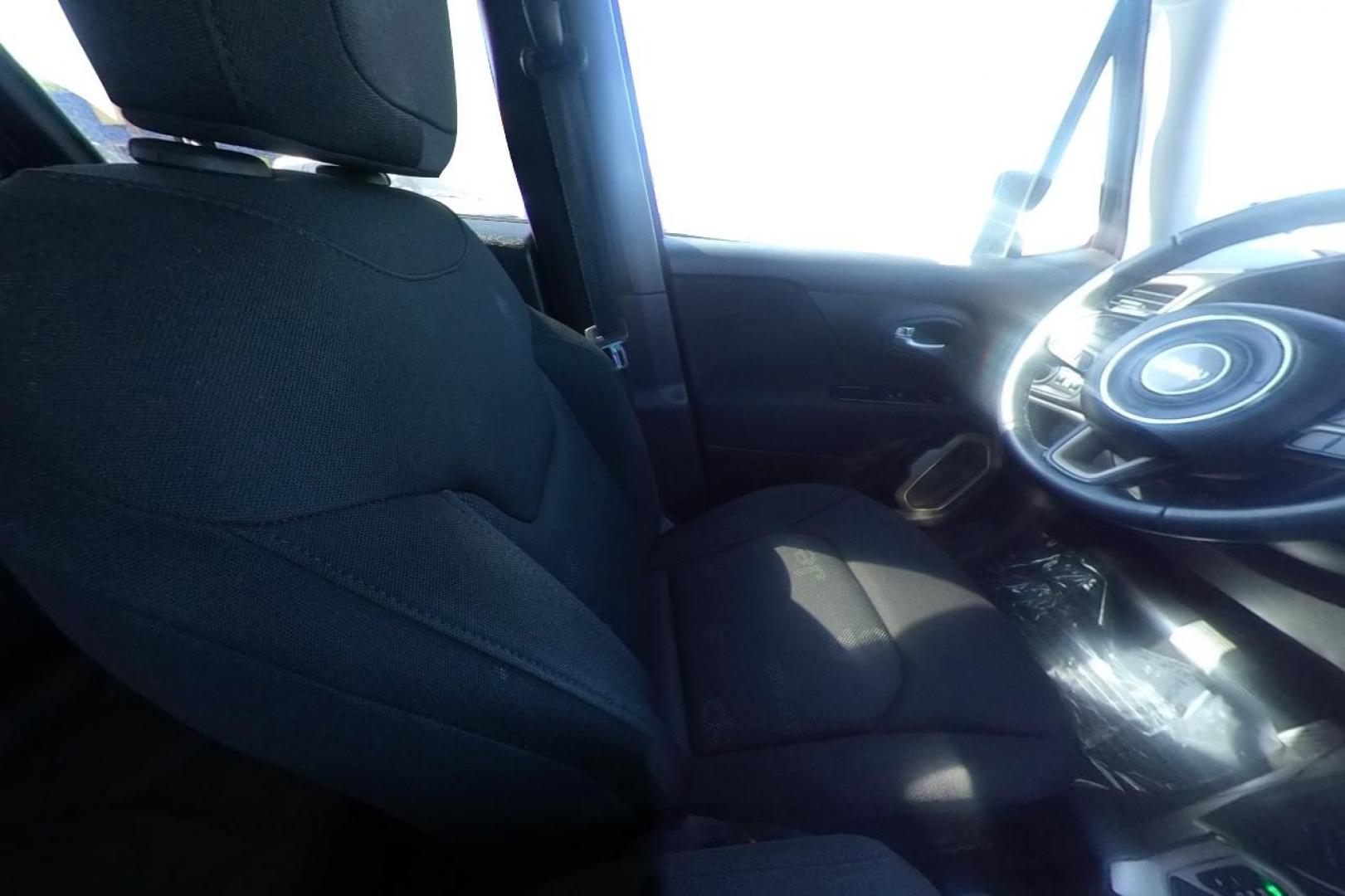 2016 Gray Jeep Renegade Latitude FWD (ZACCJABTXGP) with an 2.4L L4 DOHC 16V engine, 6M transmission, located at 7755 State Street, Midvale, UT, 84047, (801) 753-9063, 40.610329, -111.890656 - Photo#15