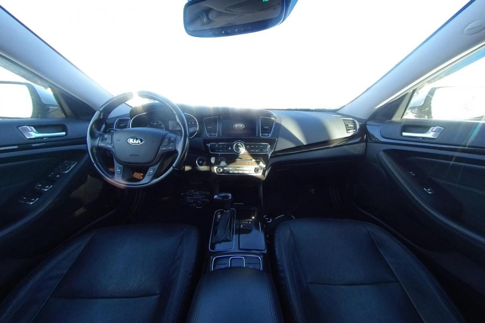 2016 Silver Kia Cadenza Premium (KNALN4D70G5) with an 3.3L V6 DOHC 24V engine, 6A transmission, located at 7755 State Street, Midvale, UT, 84047, (801) 753-9063, 40.610329, -111.890656 - Photo#16