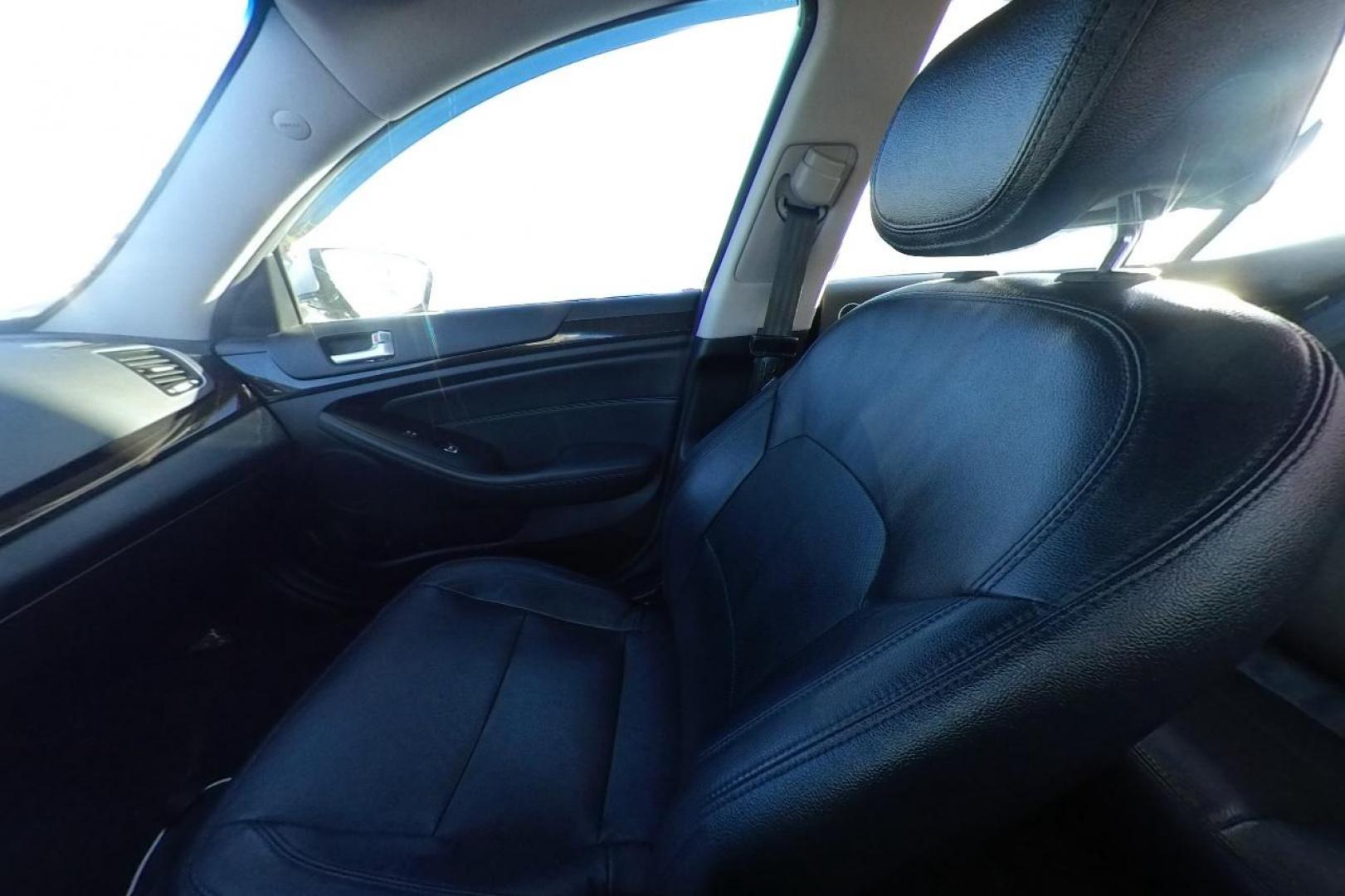2016 Silver Kia Cadenza Premium (KNALN4D70G5) with an 3.3L V6 DOHC 24V engine, 6A transmission, located at 7755 State Street, Midvale, UT, 84047, (801) 753-9063, 40.610329, -111.890656 - Photo#17