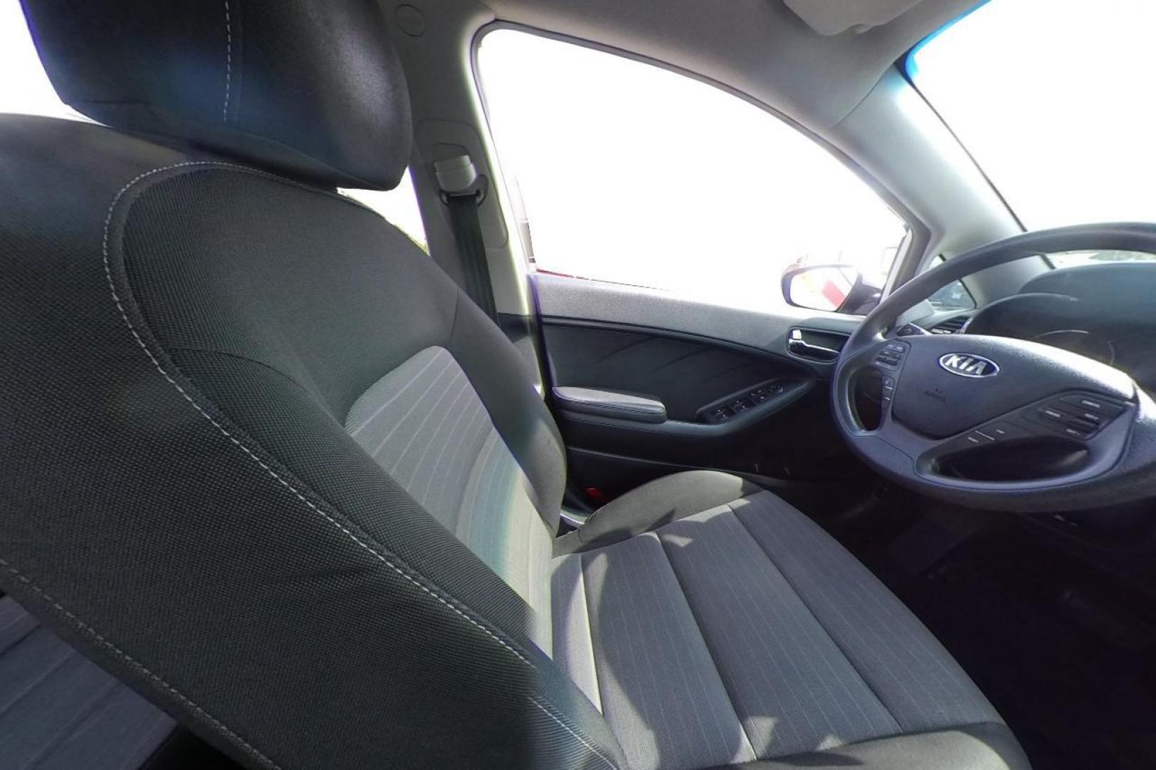 2016 White Kia Forte 5-Door LX (KNAFK5A84G5) with an 2.0L L4 DOHC 16V engine, 6-Speed Automatic transmission, located at 7755 State Street, Midvale, UT, 84047, (801) 753-9063, 40.610329, -111.890656 - Photo#17