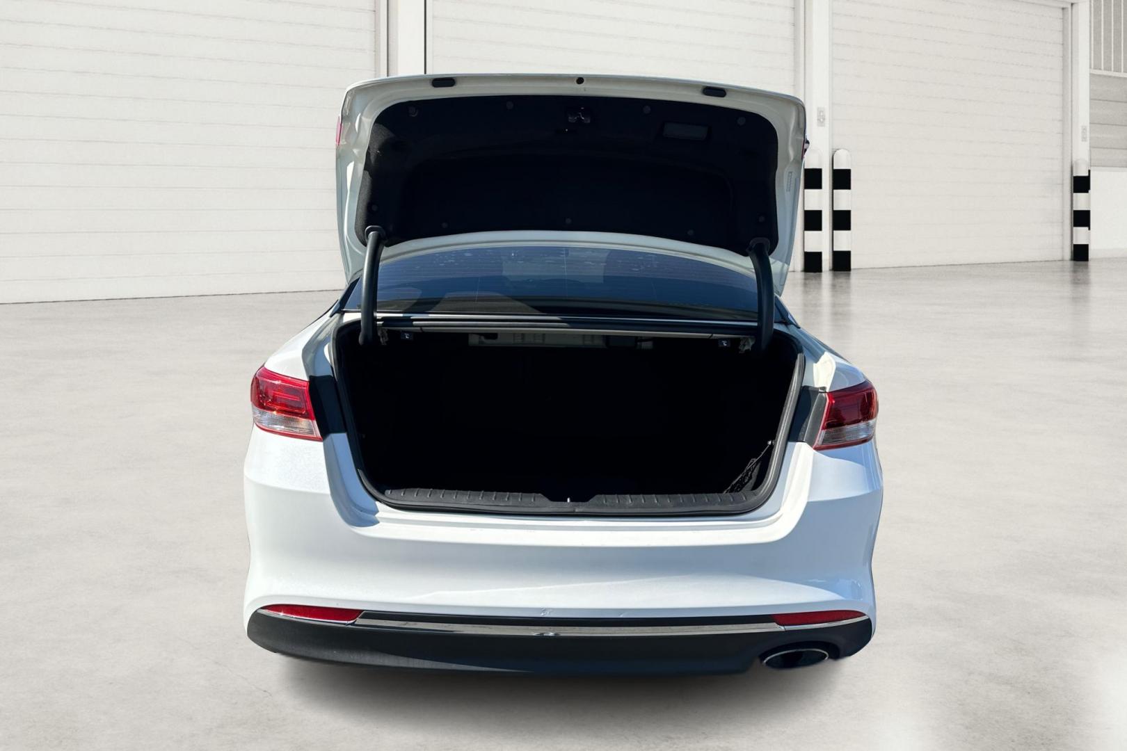 2016 White Kia Optima LX (KNAGT4L34G5) with an 2.4L L4 DOHC 16V engine, 6A transmission, located at 7755 State Street, Midvale, UT, 84047, (801) 753-9063, 40.610329, -111.890656 - Photo#10