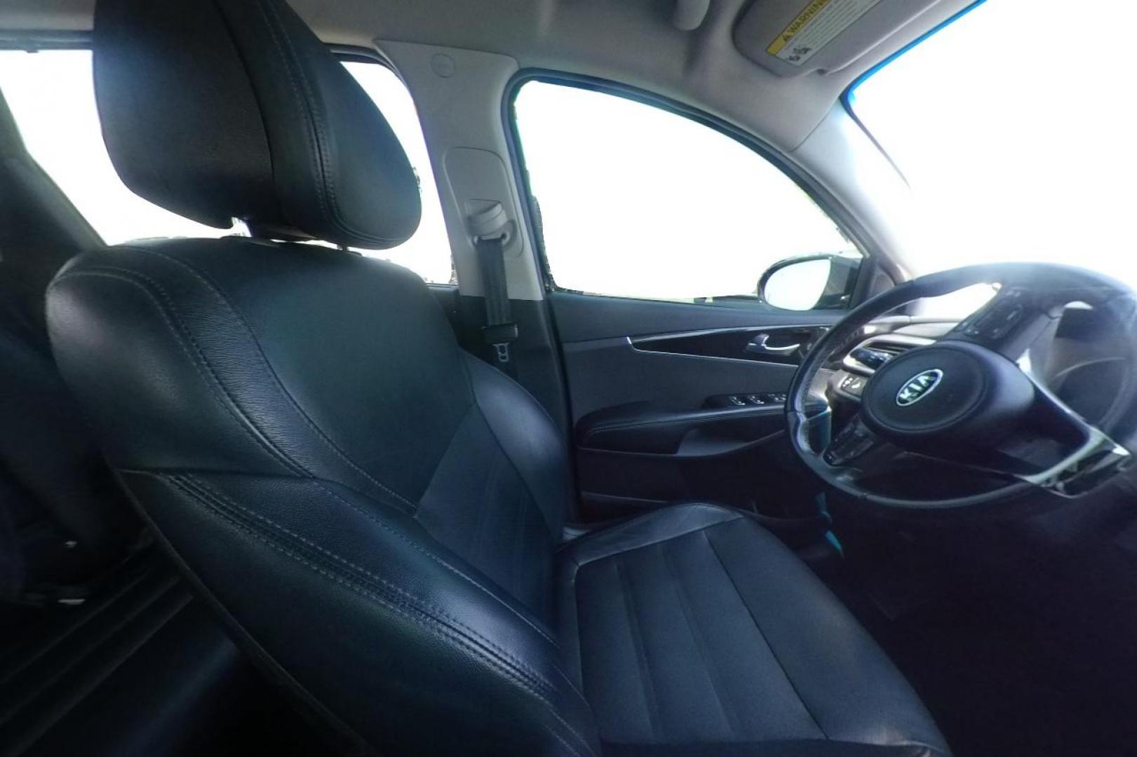 2016 Black Kia Sorento EX 2WD (5XYPH4A19GG) with an 2.4L L4 DOHC 16V engine, 6-Speed Automatic transmission, located at 7755 State Street, Midvale, UT, 84047, (801) 753-9063, 40.610329, -111.890656 - Photo#18