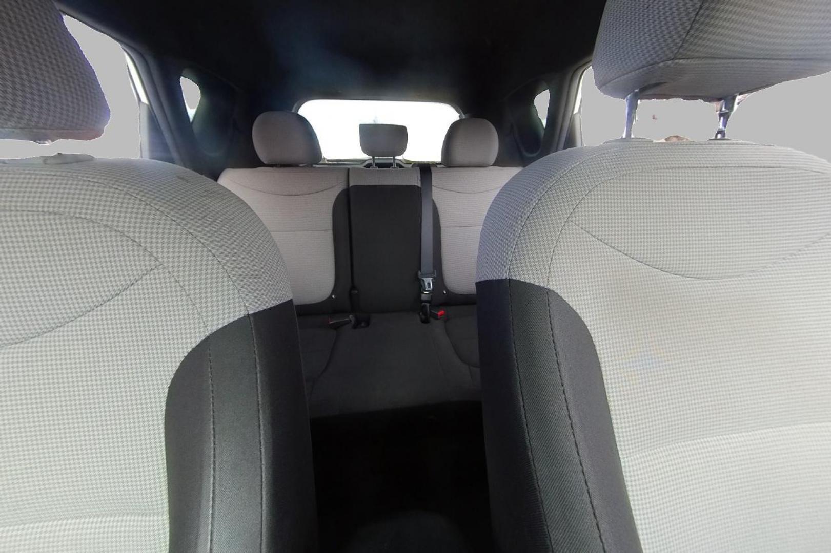 2016 White Kia Soul Base 6A (KNDJN2A21G7) with an 1.6L L4 DOHC 16V engine, 6A transmission, located at 7755 State Street, Midvale, UT, 84047, (801) 753-9063, 40.610329, -111.890656 - Photo#16