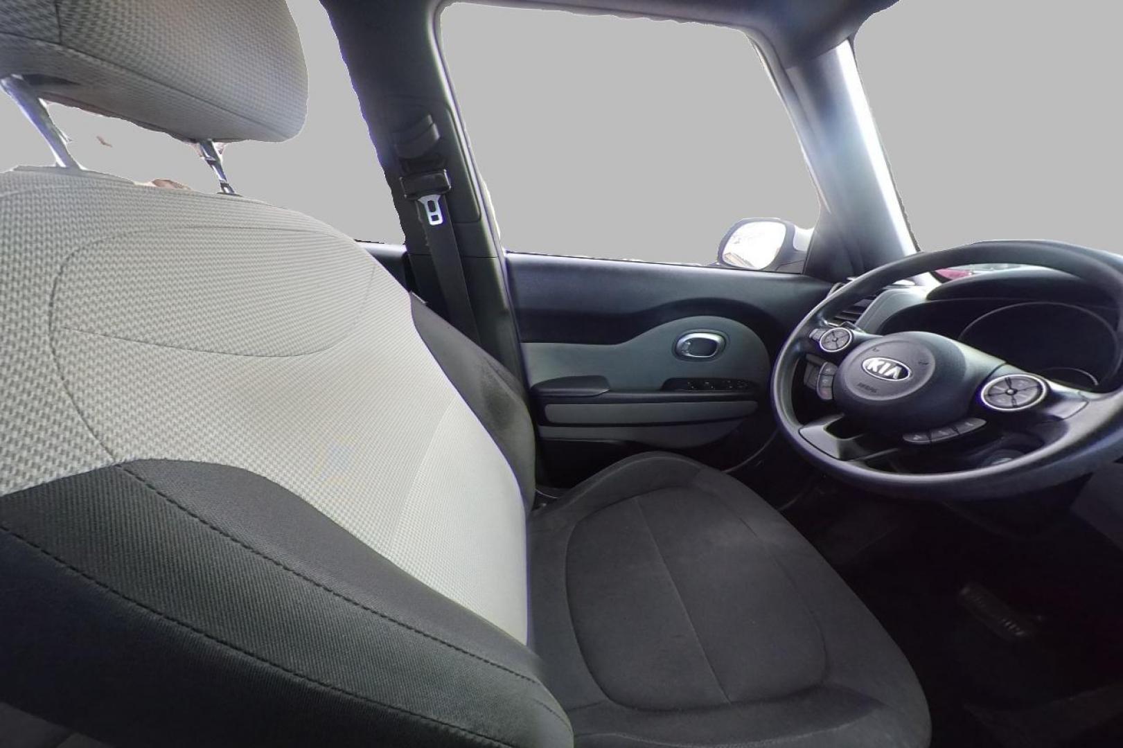 2016 White Kia Soul Base 6A (KNDJN2A21G7) with an 1.6L L4 DOHC 16V engine, 6A transmission, located at 7755 State Street, Midvale, UT, 84047, (801) 753-9063, 40.610329, -111.890656 - Photo#17