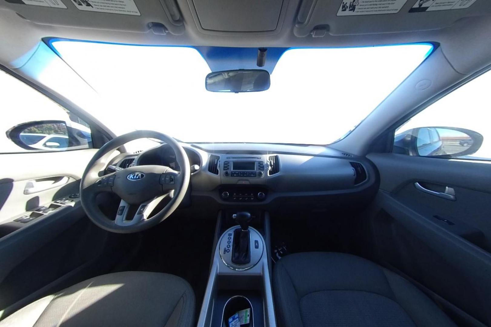 2016 Silver Kia Sportage LX AWD (KNDPBCAC7G7) with an 2.4L V6 DOHC 24V engine, 6-Speed Automatic transmission, located at 767 S State Road, Pleasant Grove, UT, 84062, (801) 785-1058, 40.354839, -111.736687 - Photo#16