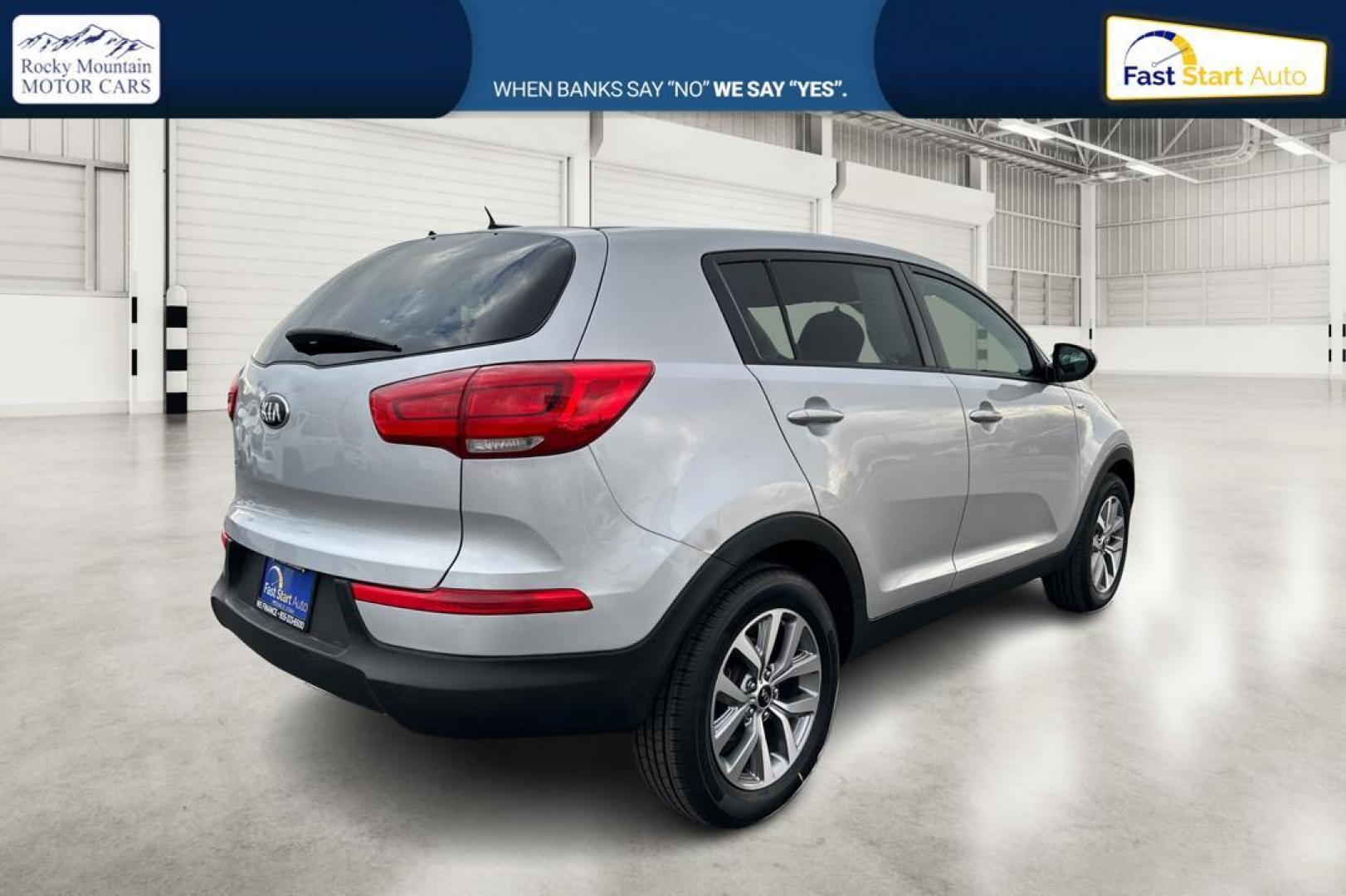 2016 Silver Kia Sportage LX AWD (KNDPBCAC1G7) with an 2.4L V6 DOHC 24V engine, 6-Speed Automatic transmission, located at 7755 State Street, Midvale, UT, 84047, (801) 753-9063, 40.610329, -111.890656 - Photo#2