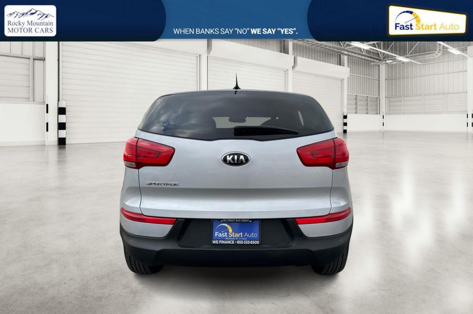 2016 Silver Kia Sportage LX AWD (KNDPBCAC1G7) with an 2.4L V6 DOHC 24V engine, 6-Speed Automatic transmission, located at 7755 State Street, Midvale, UT, 84047, (801) 753-9063, 40.610329, -111.890656 - Photo#4