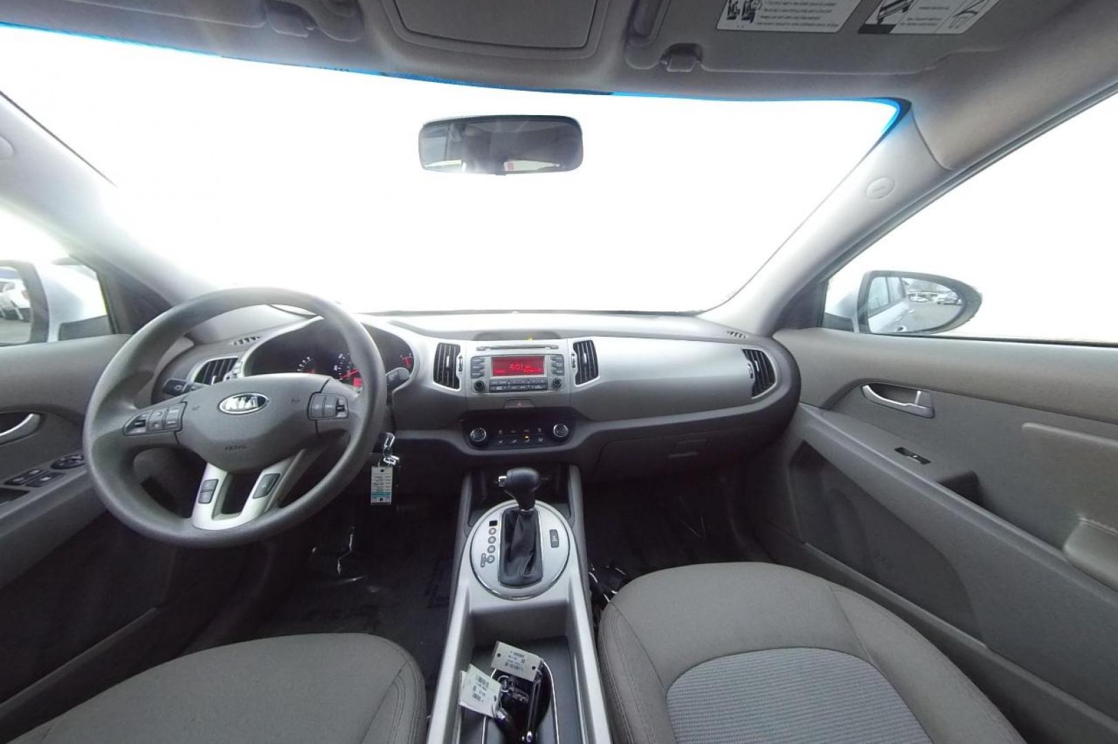 2016 Silver Kia Sportage LX AWD (KNDPBCAC1G7) with an 2.4L V6 DOHC 24V engine, 6-Speed Automatic transmission, located at 7755 State Street, Midvale, UT, 84047, (801) 753-9063, 40.610329, -111.890656 - Photo#16