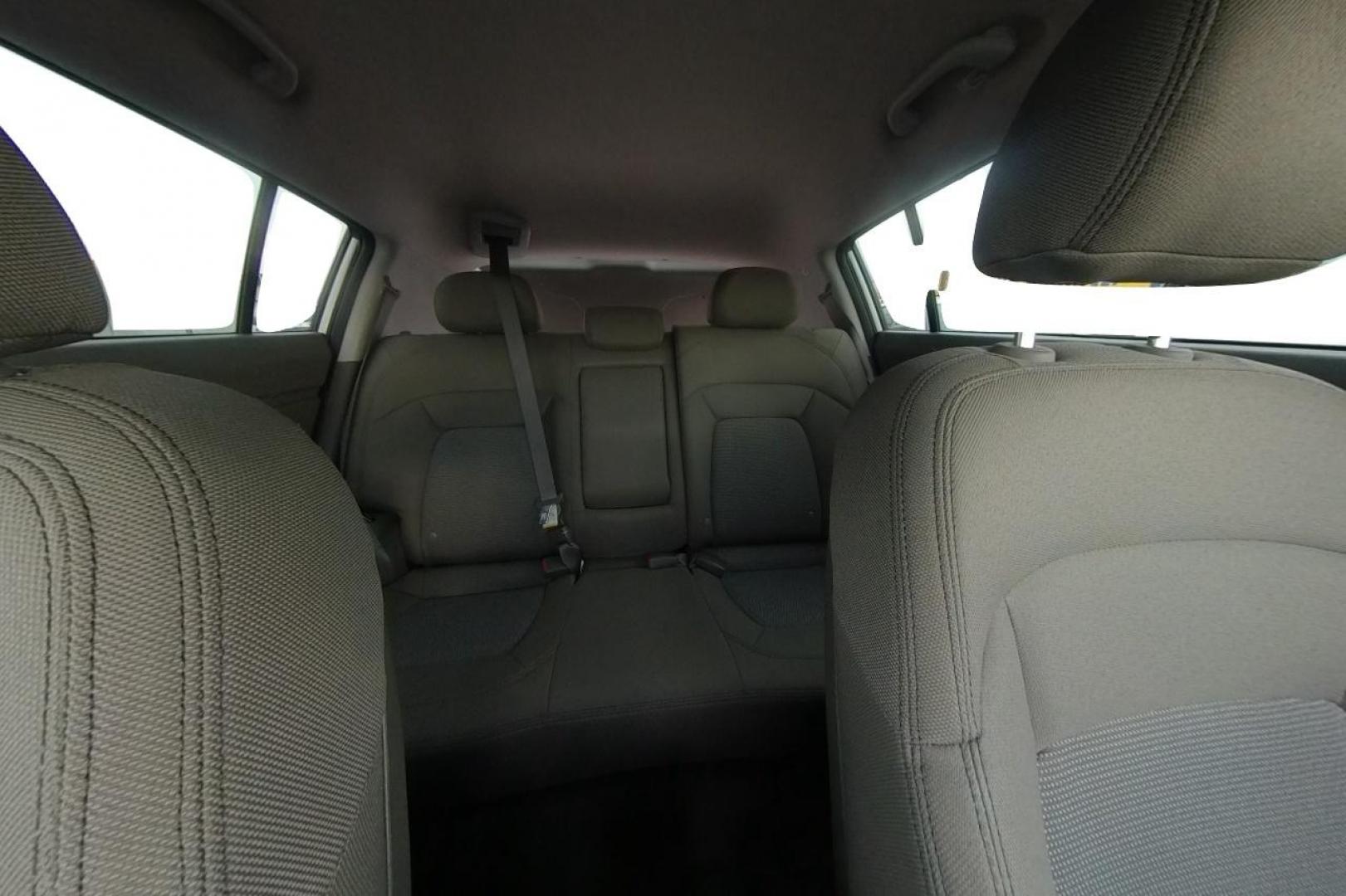 2016 Silver Kia Sportage LX AWD (KNDPBCAC1G7) with an 2.4L V6 DOHC 24V engine, 6-Speed Automatic transmission, located at 7755 State Street, Midvale, UT, 84047, (801) 753-9063, 40.610329, -111.890656 - Photo#18