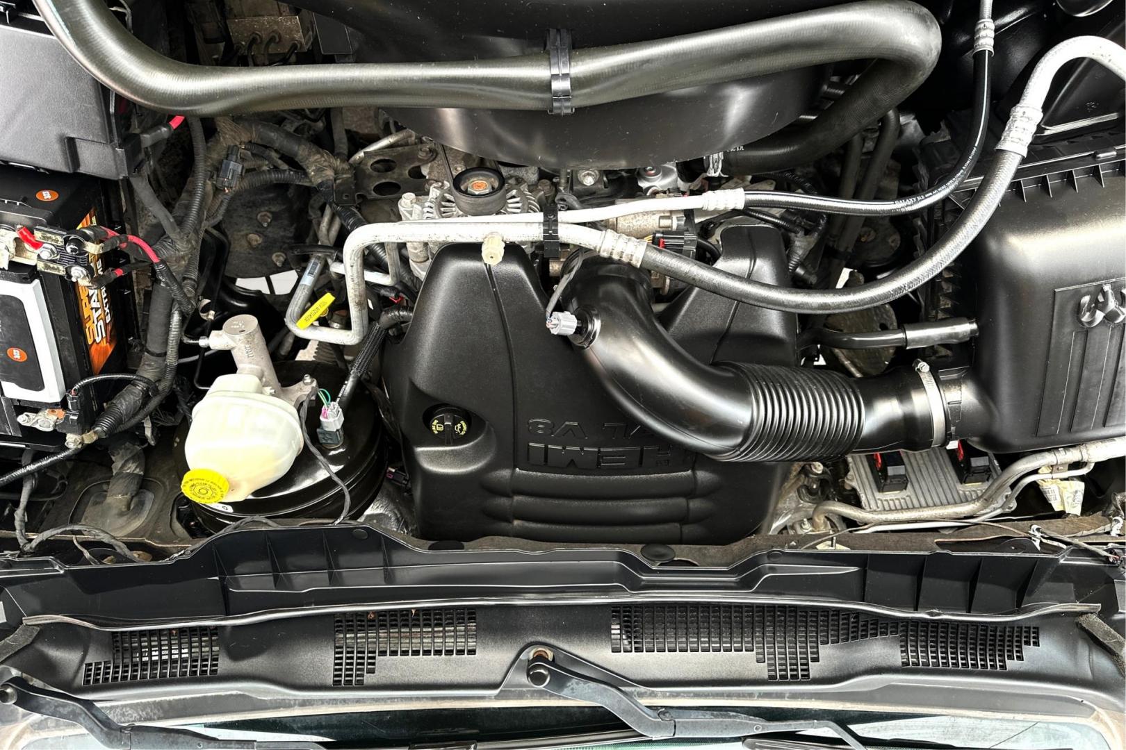 2016 Gray RAM 1500 SLT Crew Cab SWB 4WD (1C6RR7LT0GS) with an 5.7L V8 OHV 16V engine, 6A transmission, located at 767 S State Road, Pleasant Grove, UT, 84062, (801) 785-1058, 40.354839, -111.736687 - Photo#10