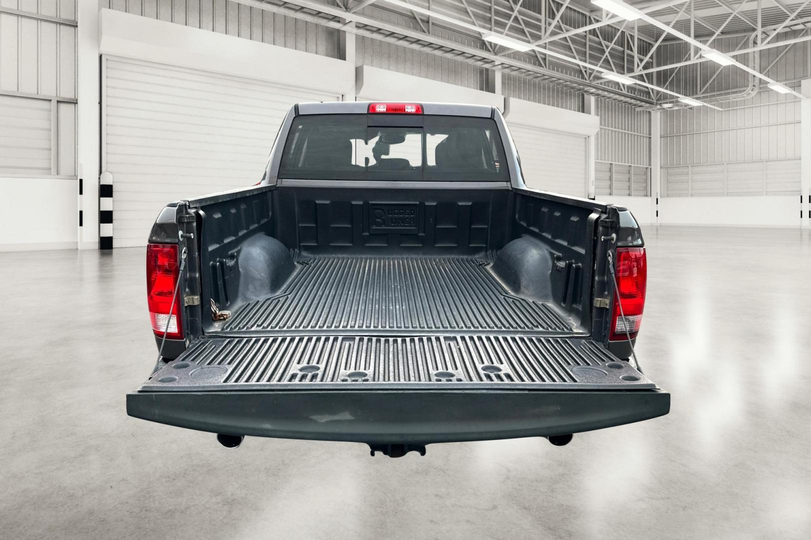 2016 Gray RAM 1500 SLT Crew Cab SWB 4WD (1C6RR7LT0GS) with an 5.7L V8 OHV 16V engine, 6A transmission, located at 767 S State Road, Pleasant Grove, UT, 84062, (801) 785-1058, 40.354839, -111.736687 - Photo#13