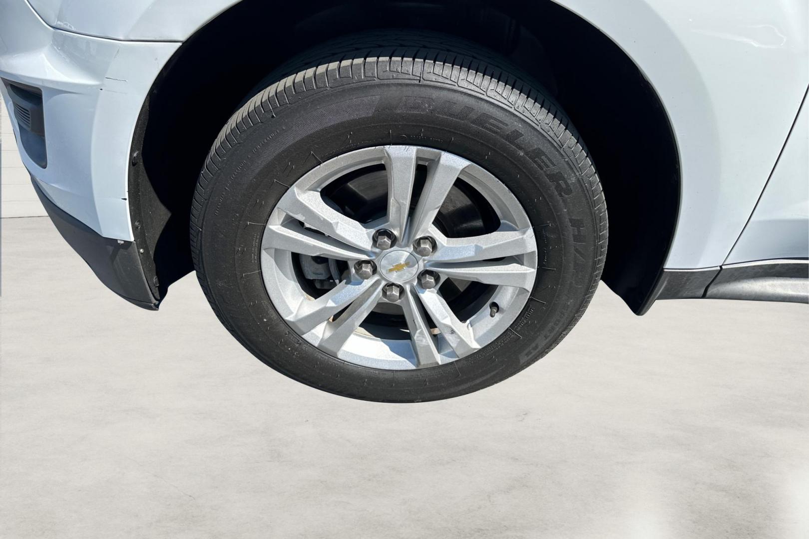 2017 White Chevrolet Equinox LS 2WD (2GNALBEK5H6) with an 2.4L L4 DOHC 16V FFV engine, 6A transmission, located at 7755 State Street, Midvale, UT, 84047, (801) 753-9063, 40.610329, -111.890656 - Photo#12