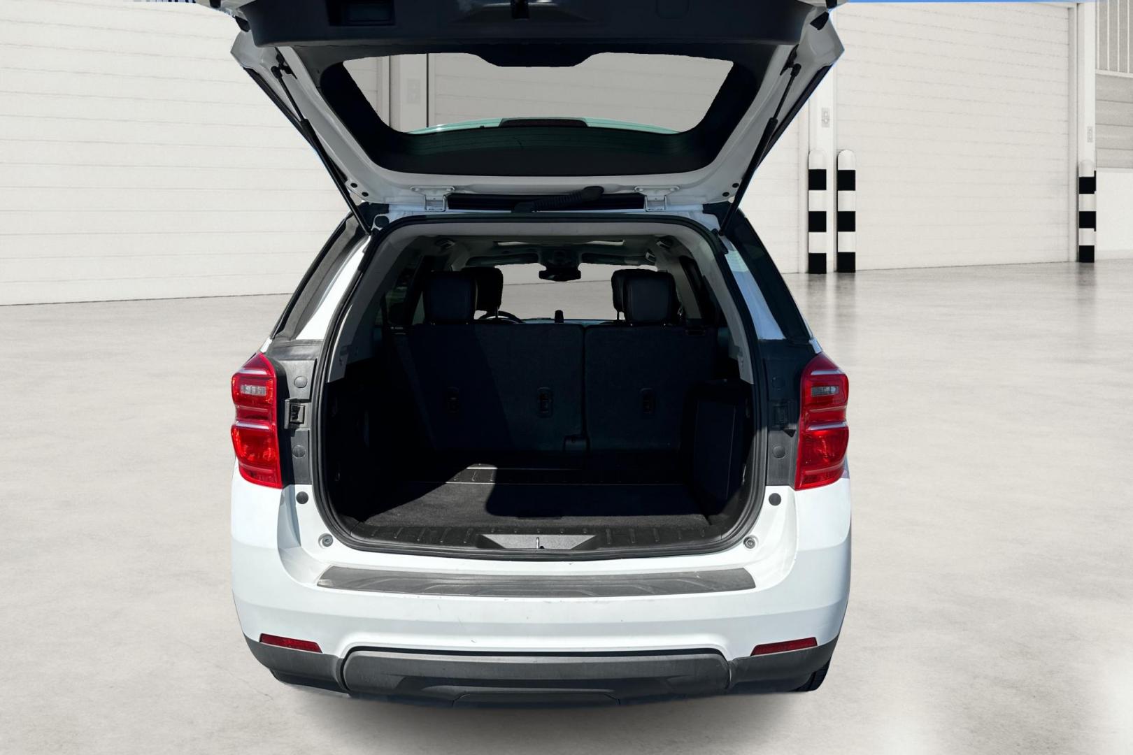 2017 White Chevrolet Equinox LS 2WD (2GNALBEK5H6) with an 2.4L L4 DOHC 16V FFV engine, 6A transmission, located at 7755 State Street, Midvale, UT, 84047, (801) 753-9063, 40.610329, -111.890656 - Photo#13