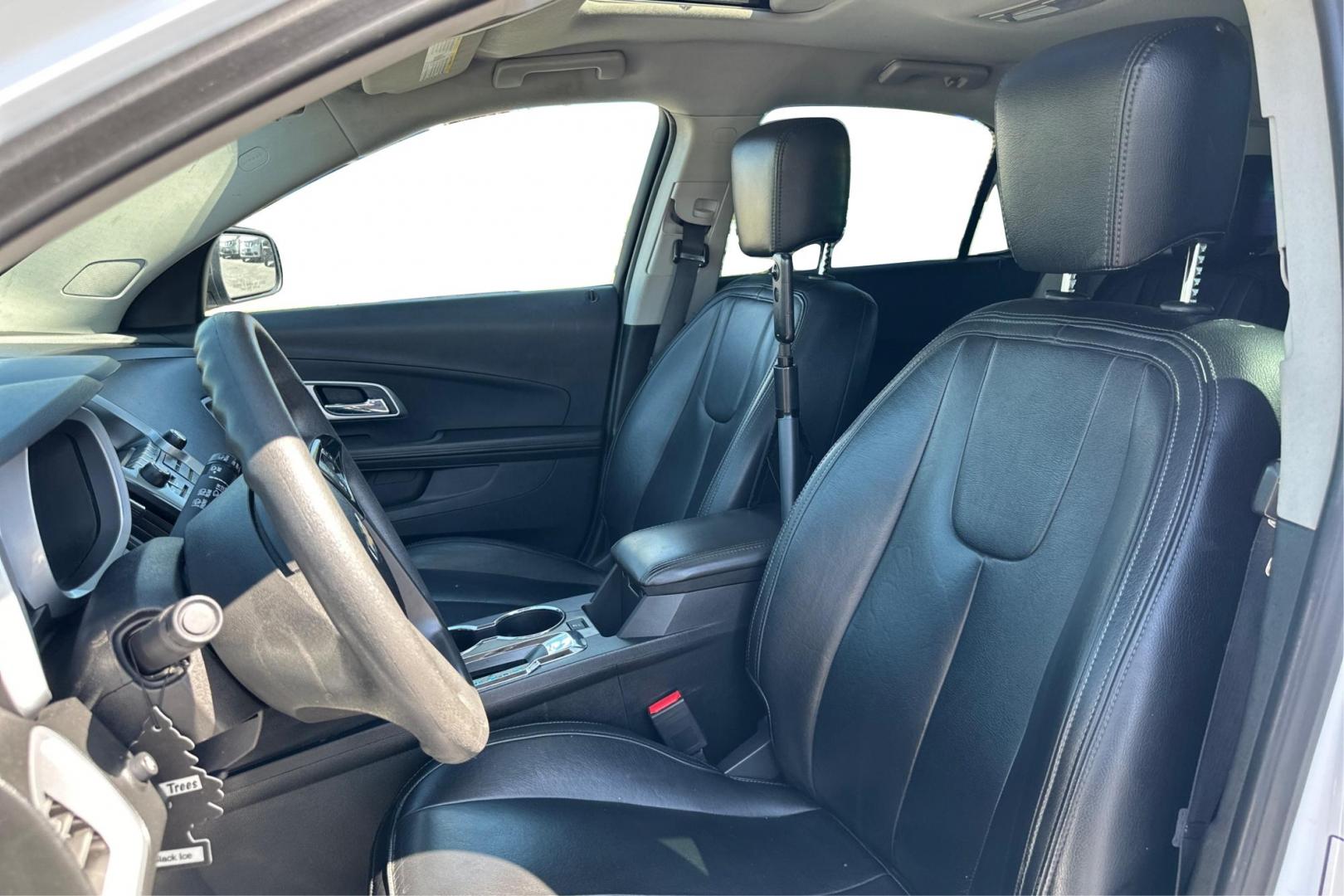 2017 White Chevrolet Equinox LS 2WD (2GNALBEK5H6) with an 2.4L L4 DOHC 16V FFV engine, 6A transmission, located at 7755 State Street, Midvale, UT, 84047, (801) 753-9063, 40.610329, -111.890656 - Photo#14