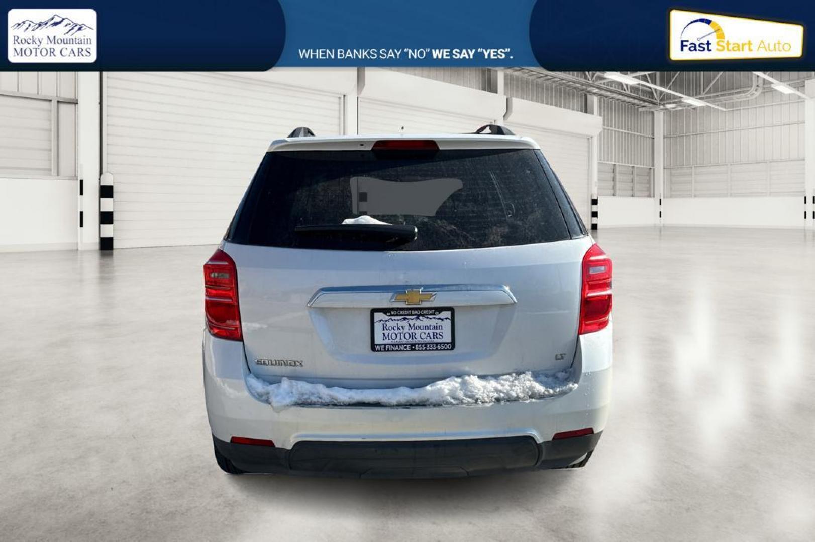 2017 White Chevrolet Equinox LT 2WD (2GNALCEK5H1) with an 2.4L L4 DOHC 16V FFV engine, 6A transmission, located at 7755 State Street, Midvale, UT, 84047, (801) 753-9063, 40.610329, -111.890656 - Photo#4