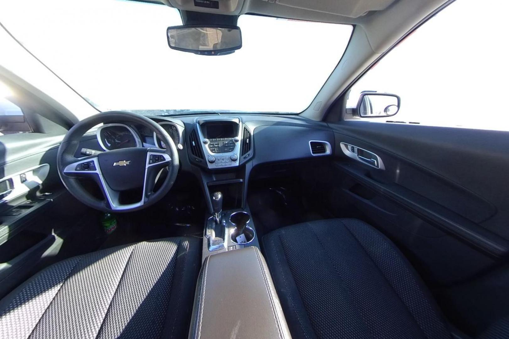 2017 White Chevrolet Equinox LT 2WD (2GNALCEK5H1) with an 2.4L L4 DOHC 16V FFV engine, 6A transmission, located at 7755 State Street, Midvale, UT, 84047, (801) 753-9063, 40.610329, -111.890656 - Photo#14