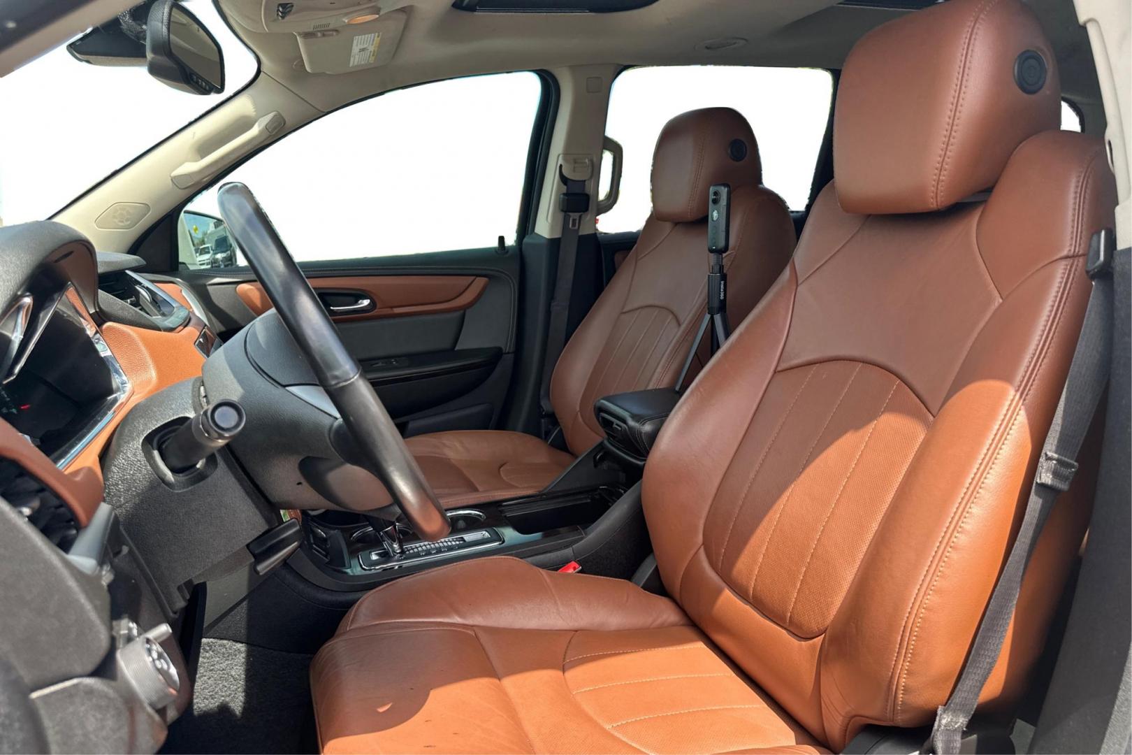 2017 White Chevrolet Traverse Premier FWD (1GNKRJKDXHJ) with an 3.6L V6 DOHC 24V engine, 6A transmission, located at 767 S State Road, Pleasant Grove, UT, 84062, (801) 785-1058, 40.354839, -111.736687 - Photo#14