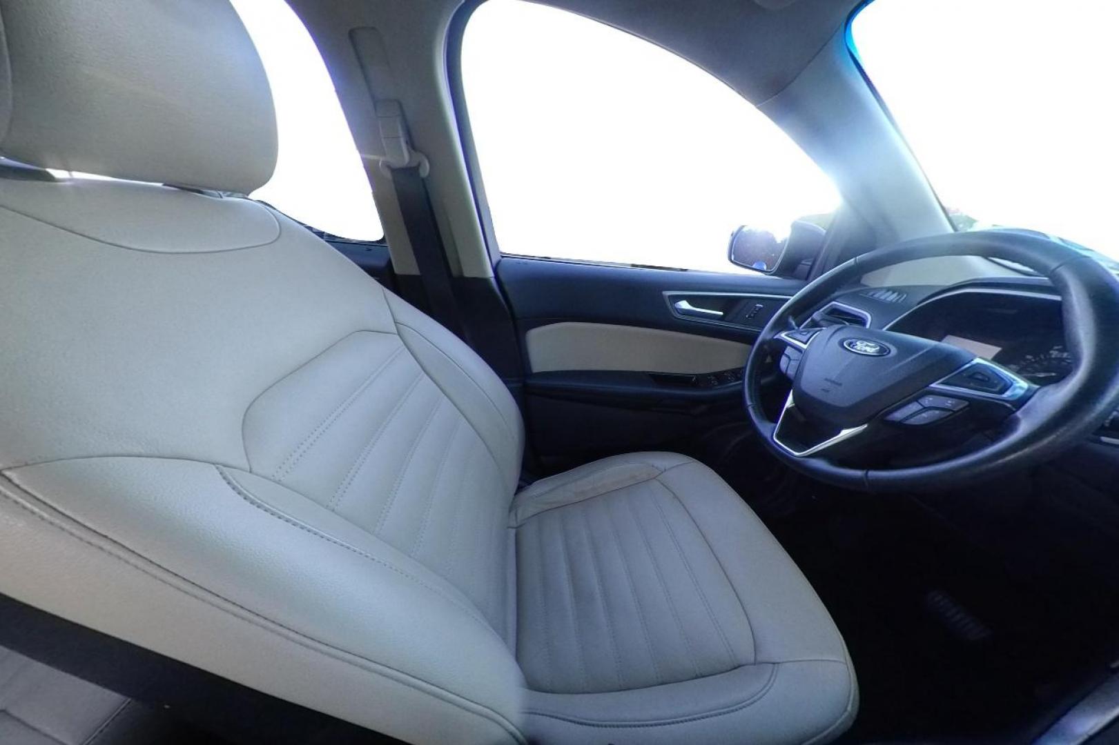 2017 Gray Ford Edge SEL FWD (2FMPK3J93HB) with an 2.0L L4 DOHC 16V engine, 6A transmission, located at 767 S State Road, Pleasant Grove, UT, 84062, (801) 785-1058, 40.354839, -111.736687 - Photo#17