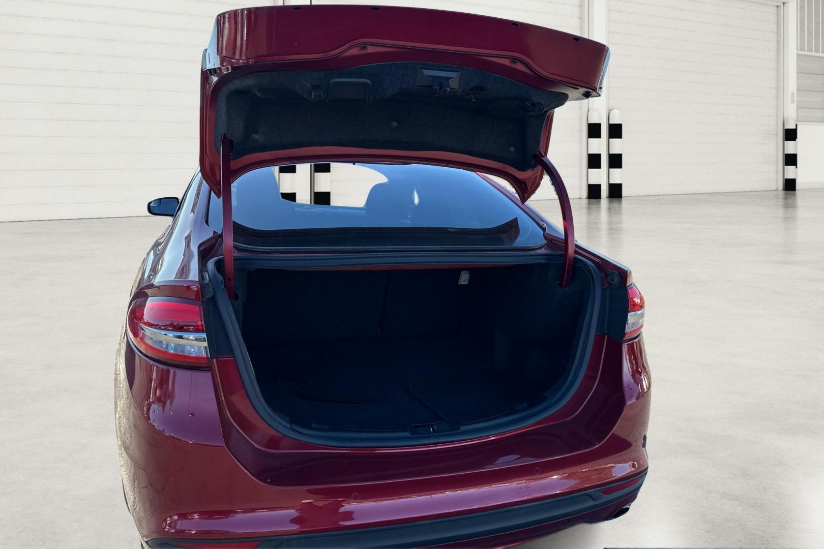 2017 Red Ford Fusion SE (3FA6P0H79HR) with an 2.5L L4 DOHC 16V engine, 6A transmission, located at 767 S State Road, Pleasant Grove, UT, 84062, (801) 785-1058, 40.354839, -111.736687 - Photo#13