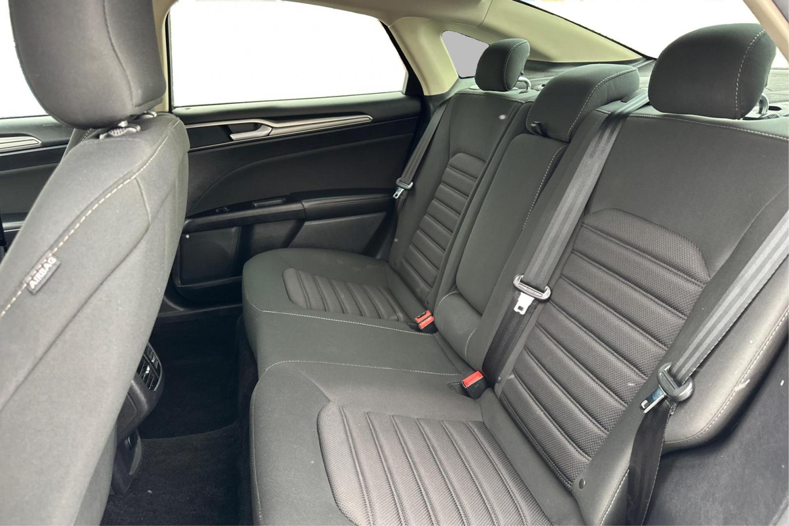 2017 Gray Ford Fusion SE (3FA6P0H73HR) with an 2.5L L4 DOHC 16V engine, 6A transmission, located at 7755 State Street, Midvale, UT, 84047, (801) 753-9063, 40.610329, -111.890656 - Photo#15