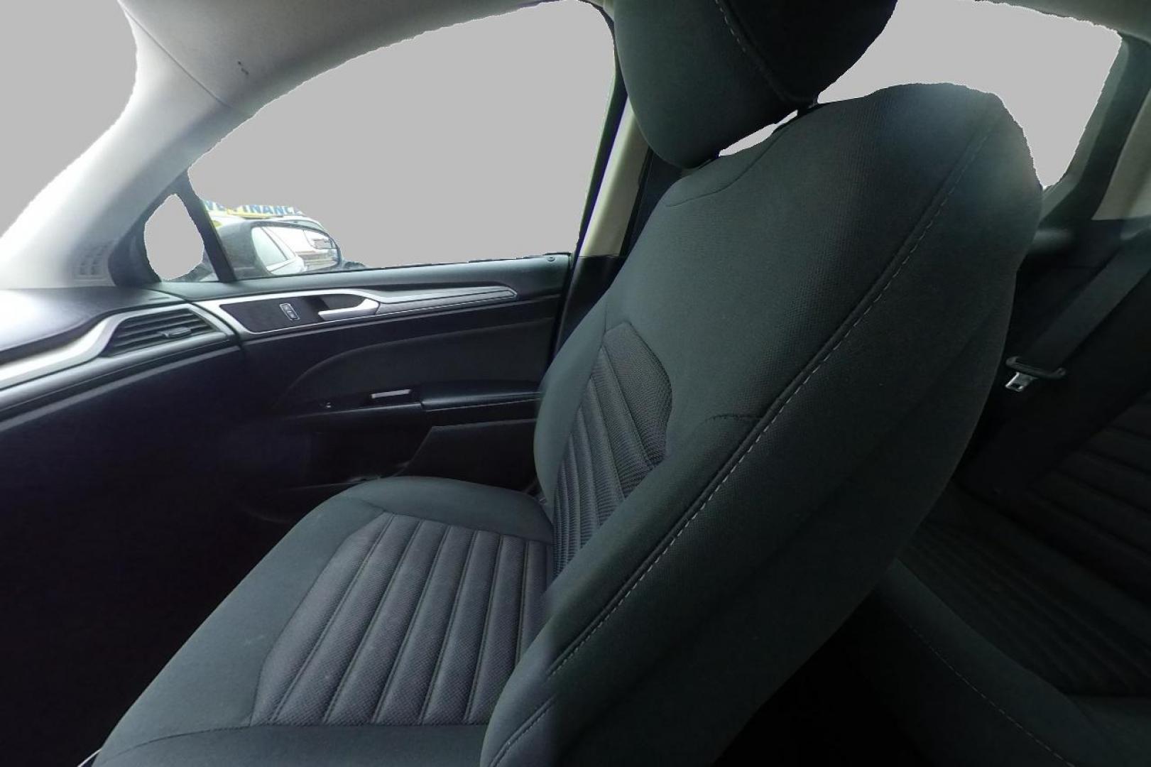 2017 Gray Ford Fusion SE (3FA6P0H73HR) with an 2.5L L4 DOHC 16V engine, 6A transmission, located at 7755 State Street, Midvale, UT, 84047, (801) 753-9063, 40.610329, -111.890656 - Photo#17