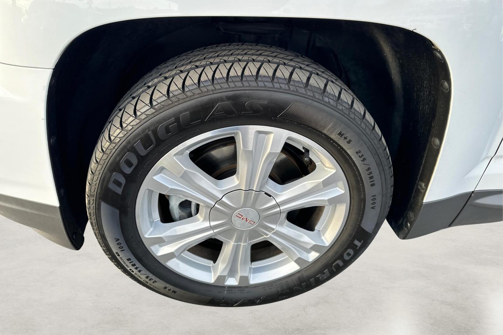 2017 White GMC Terrain SLT FWD (2GKALPEK9H6) with an 2.4L L4 DOHC 16V engine, 6A transmission, located at 7755 State Street, Midvale, UT, 84047, (801) 753-9063, 40.610329, -111.890656 - Photo#12