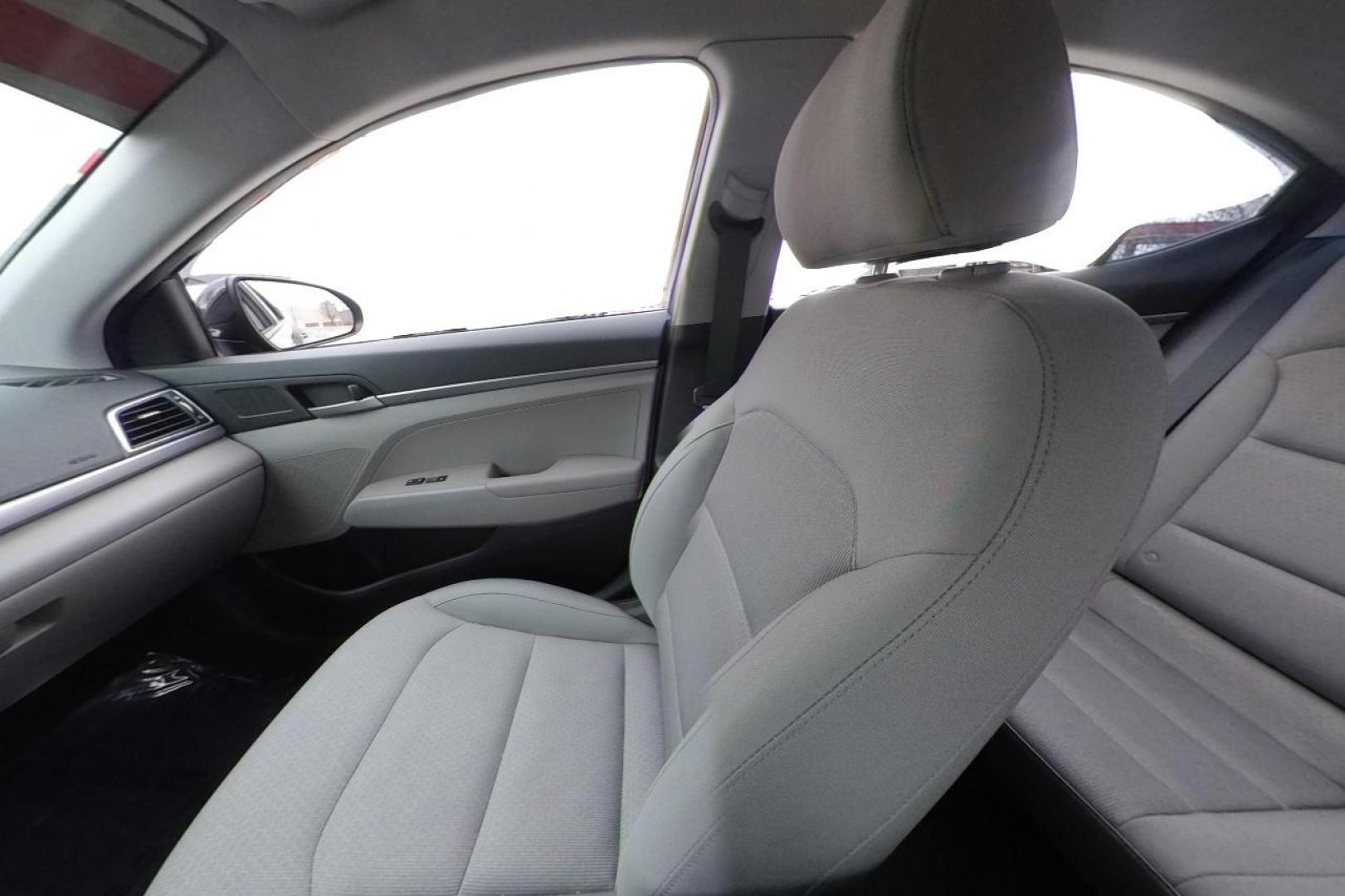 2017 Black Hyundai Elantra SE 6AT (KMHD74LF5HU) with an 1.8L L4 DOHC 16V engine, 6A transmission, located at 7755 State Street, Midvale, UT, 84047, (801) 753-9063, 40.610329, -111.890656 - Photo#15