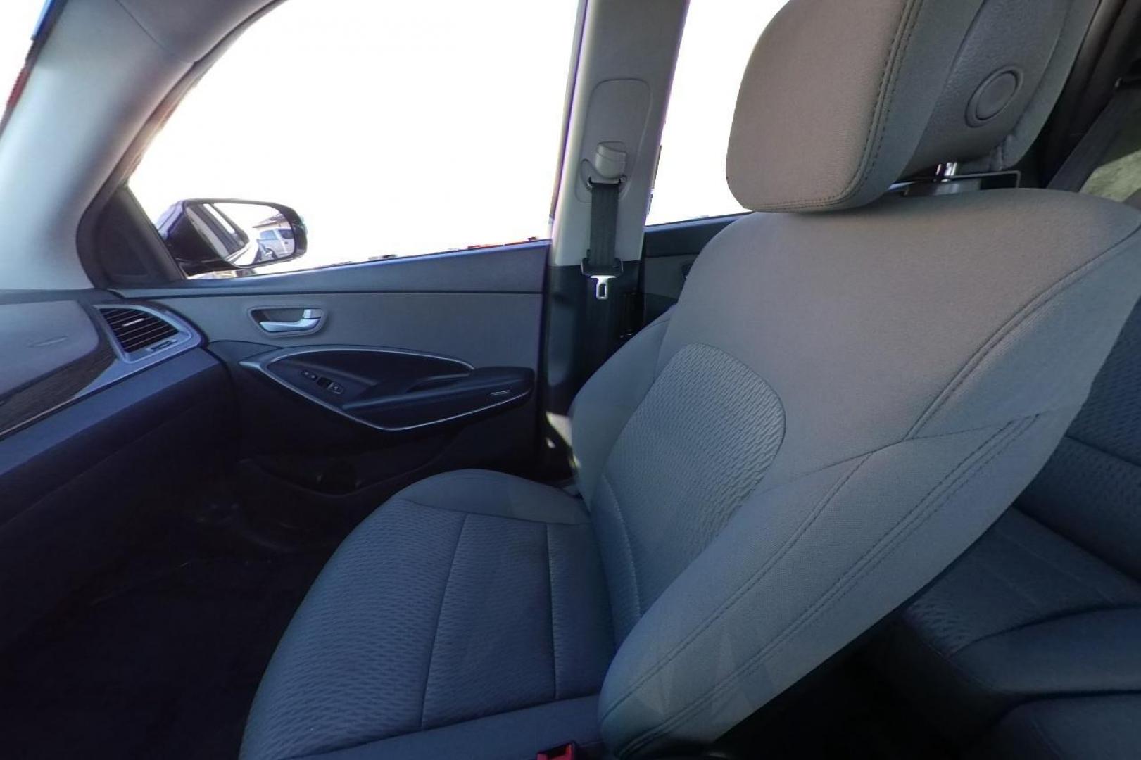 2017 Black Hyundai Santa Fe Sport 2.4 AWD (5NMZTDLB9HH) with an 2.4L L4 DOHC 16V engine, 6A transmission, located at 767 S State Road, Pleasant Grove, UT, 84062, (801) 785-1058, 40.354839, -111.736687 - Photo#15