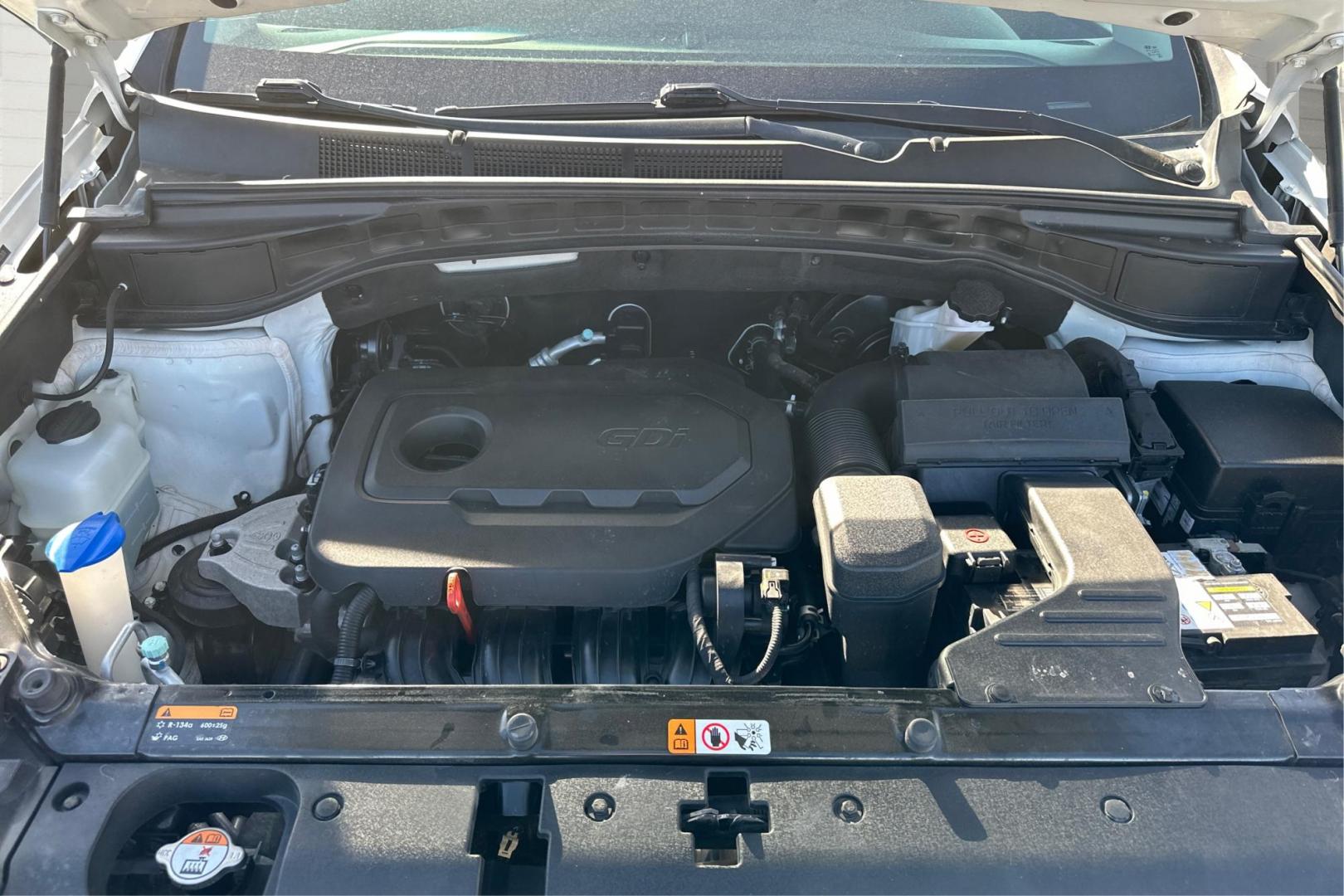2017 White Hyundai Santa Fe Sport 2.4 FWD (5NMZU3LB2HH) with an 2.4L L4 DOHC 16V engine, 6A transmission, located at 7755 State Street, Midvale, UT, 84047, (801) 753-9063, 40.610329, -111.890656 - Photo#10