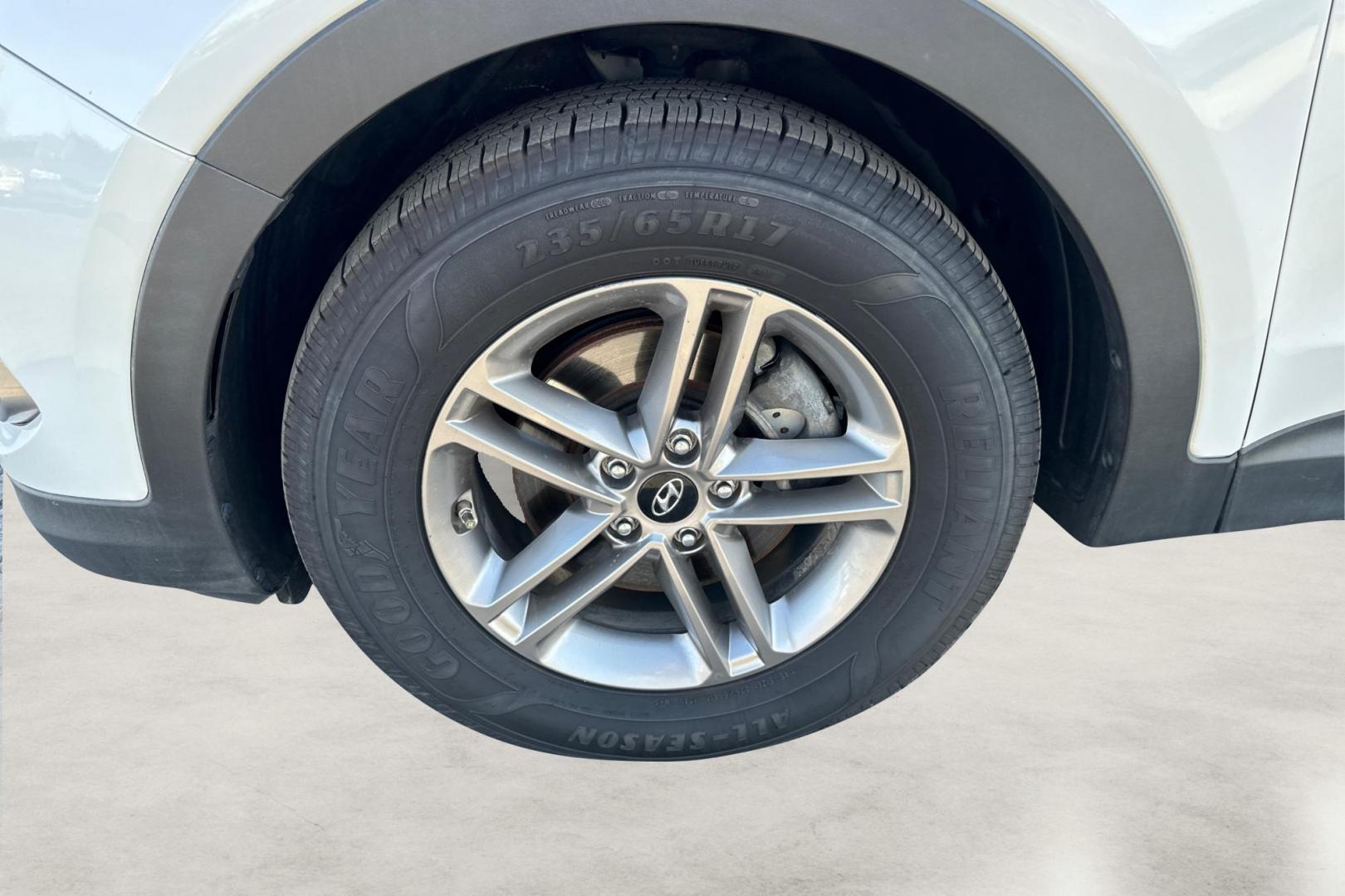 2017 White Hyundai Santa Fe Sport 2.4 FWD (5NMZU3LB2HH) with an 2.4L L4 DOHC 16V engine, 6A transmission, located at 7755 State Street, Midvale, UT, 84047, (801) 753-9063, 40.610329, -111.890656 - Photo#12