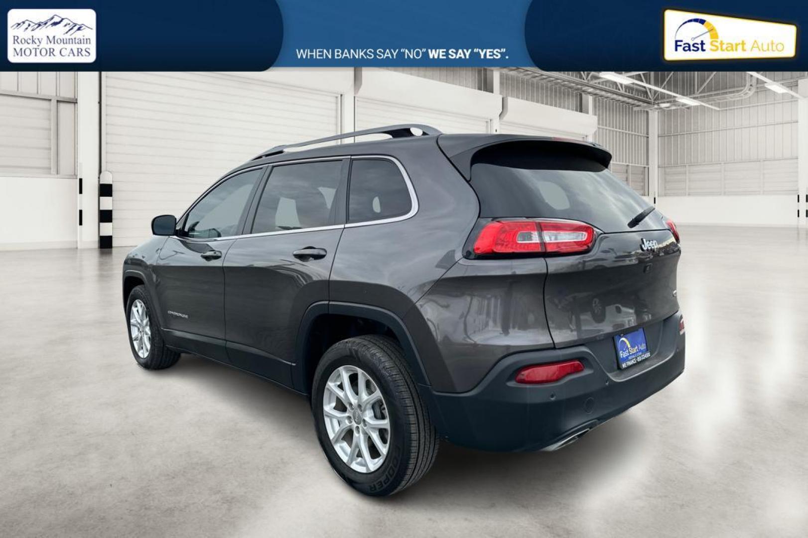 2017 Gray Jeep Cherokee Latitude FWD (1C4PJLCS5HW) with an 3.2L V6 DOHC 24V engine, 9A transmission, located at 7755 State Street, Midvale, UT, 84047, (801) 753-9063, 40.610329, -111.890656 - Photo#5