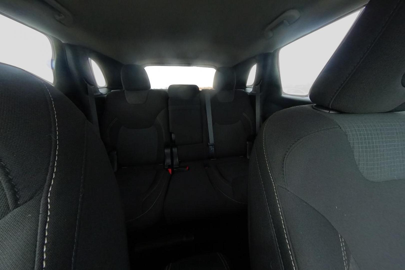 2017 Gray Jeep Cherokee Latitude FWD (1C4PJLCS5HW) with an 3.2L V6 DOHC 24V engine, 9A transmission, located at 7755 State Street, Midvale, UT, 84047, (801) 753-9063, 40.610329, -111.890656 - Photo#18