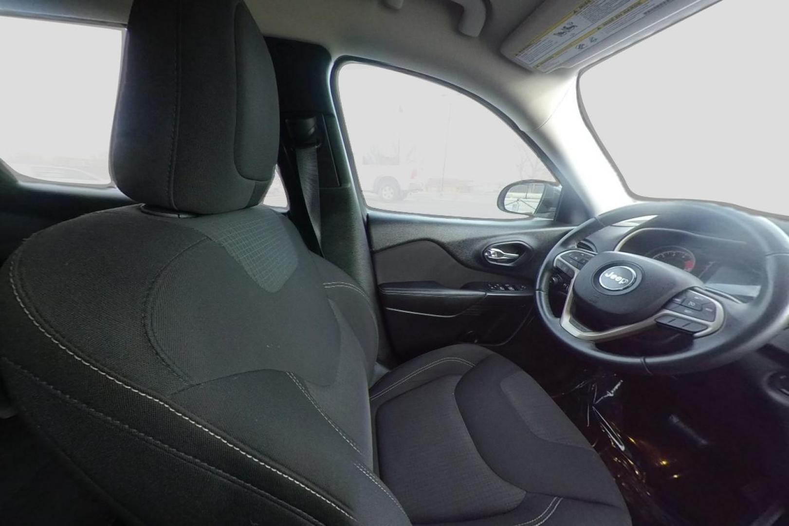 2017 Gray Jeep Cherokee Latitude FWD (1C4PJLCS5HW) with an 3.2L V6 DOHC 24V engine, 9A transmission, located at 7755 State Street, Midvale, UT, 84047, (801) 753-9063, 40.610329, -111.890656 - Photo#19