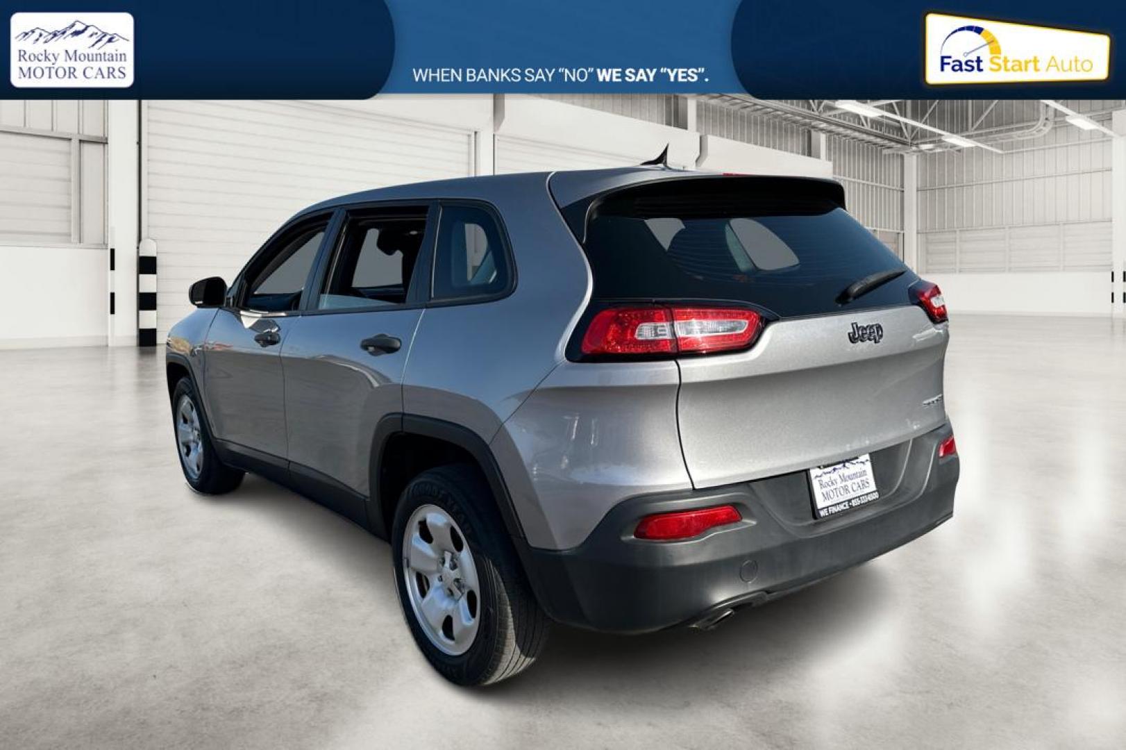 2017 Silver Jeep Cherokee Sport FWD (1C4PJLAB0HW) with an 2.4L L4 DOHC 16V engine, 9A transmission, located at 7755 State Street, Midvale, UT, 84047, (801) 753-9063, 40.610329, -111.890656 - Photo#5