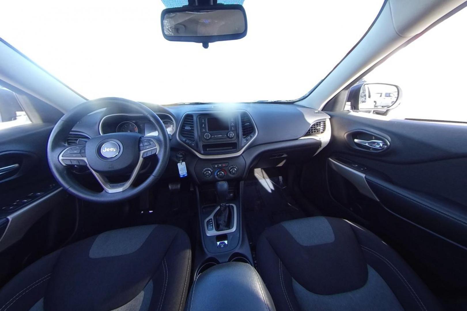 2017 Silver Jeep Cherokee Sport FWD (1C4PJLAB0HW) with an 2.4L L4 DOHC 16V engine, 9A transmission, located at 7755 State Street, Midvale, UT, 84047, (801) 753-9063, 40.610329, -111.890656 - Photo#14