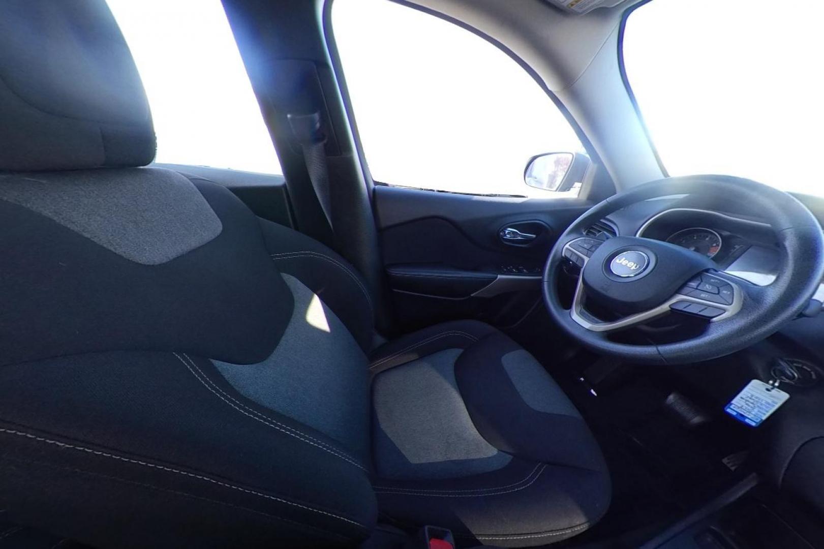 2017 Silver Jeep Cherokee Sport FWD (1C4PJLAB0HW) with an 2.4L L4 DOHC 16V engine, 9A transmission, located at 7755 State Street, Midvale, UT, 84047, (801) 753-9063, 40.610329, -111.890656 - Photo#17