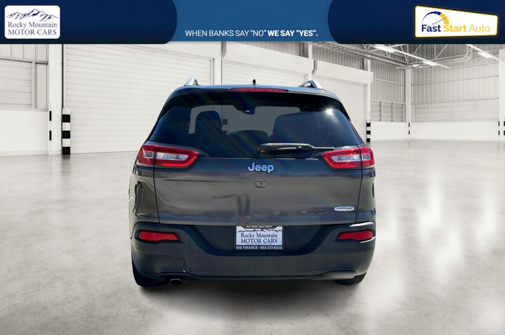 2017 Gray Jeep Cherokee Latitude FWD (1C4PJLCB4HW) with an 2.4L L4 DOHC 16V engine, 9A transmission, located at 7755 State Street, Midvale, UT, 84047, (801) 753-9063, 40.610329, -111.890656 - Photo#4