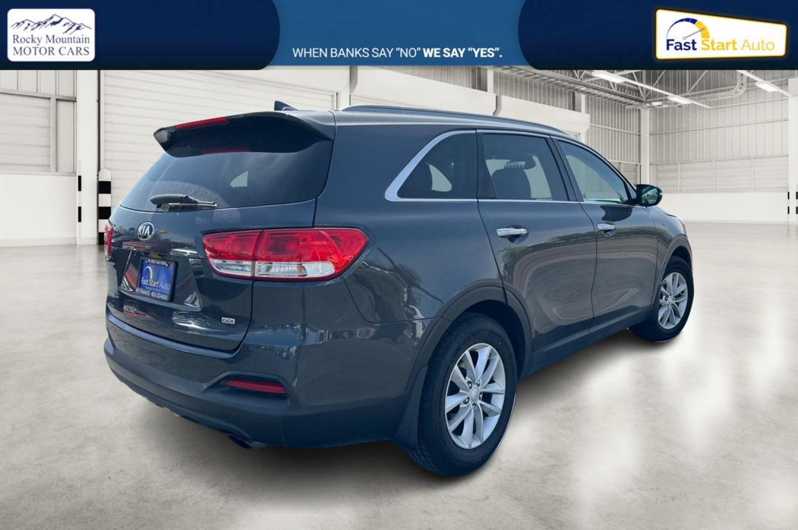 2017 Gray Kia Sorento L 2WD (5XYPG4A34HG) with an 2.4L L4 DOHC 16V engine, 6A transmission, located at 7755 State Street, Midvale, UT, 84047, (801) 753-9063, 40.610329, -111.890656 - Photo#2