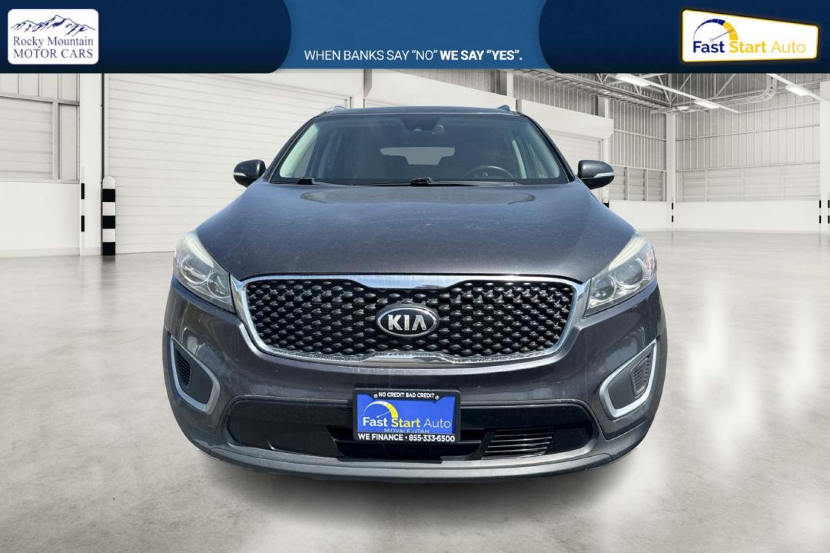 2017 Gray Kia Sorento L 2WD (5XYPG4A34HG) with an 2.4L L4 DOHC 16V engine, 6A transmission, located at 7755 State Street, Midvale, UT, 84047, (801) 753-9063, 40.610329, -111.890656 - Photo#9