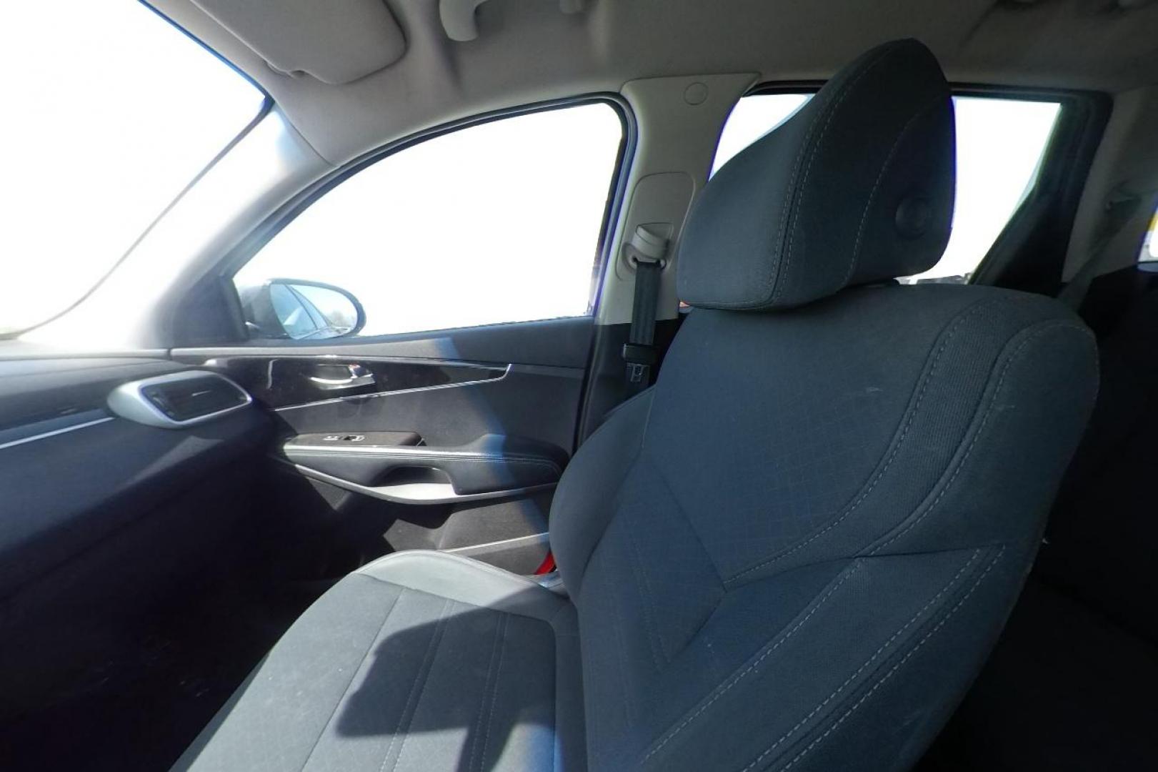 2017 Gray Kia Sorento L 2WD (5XYPG4A34HG) with an 2.4L L4 DOHC 16V engine, 6A transmission, located at 7755 State Street, Midvale, UT, 84047, (801) 753-9063, 40.610329, -111.890656 - Photo#17