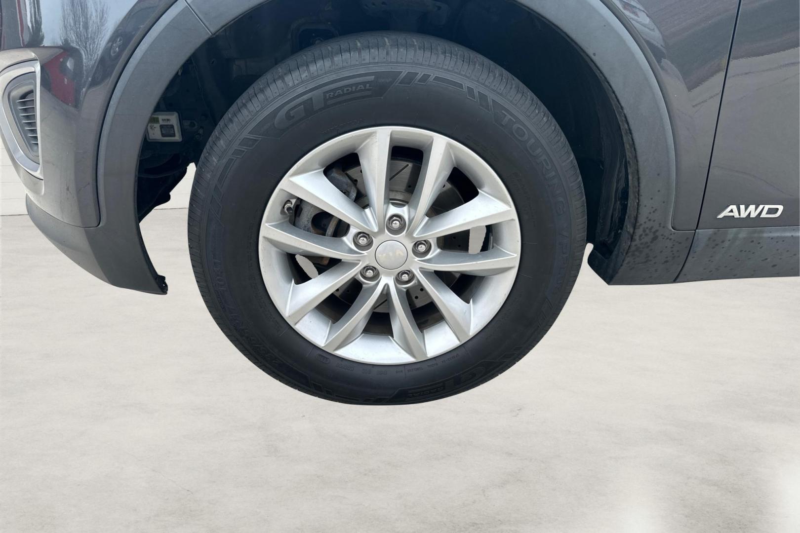 2017 Gray Kia Sorento LX AWD (5XYPGDA36HG) with an 2.4L L4 DOHC 16V engine, 6A transmission, located at 7755 State Street, Midvale, UT, 84047, (801) 753-9063, 40.610329, -111.890656 - Photo#12