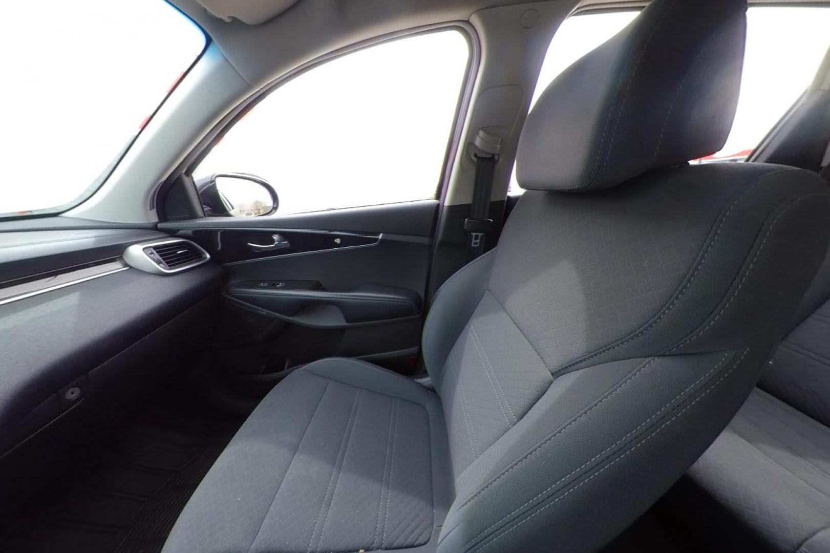 2017 Gray Kia Sorento LX AWD (5XYPGDA36HG) with an 2.4L L4 DOHC 16V engine, 6A transmission, located at 7755 State Street, Midvale, UT, 84047, (801) 753-9063, 40.610329, -111.890656 - Photo#15