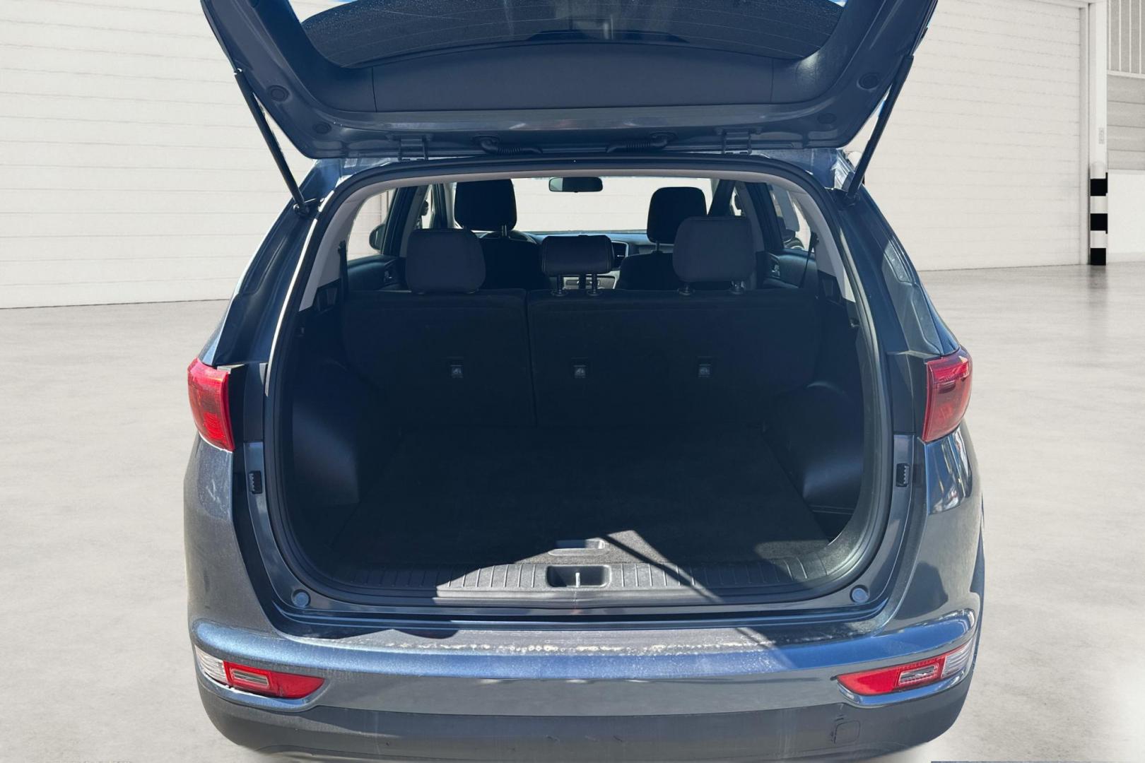 2017 Blue Kia Sportage LX AWD (KNDPMCAC1H7) with an 2.4L V6 DOHC 24V engine, 6A transmission, located at 7755 State Street, Midvale, UT, 84047, (801) 753-9063, 40.610329, -111.890656 - Photo#10