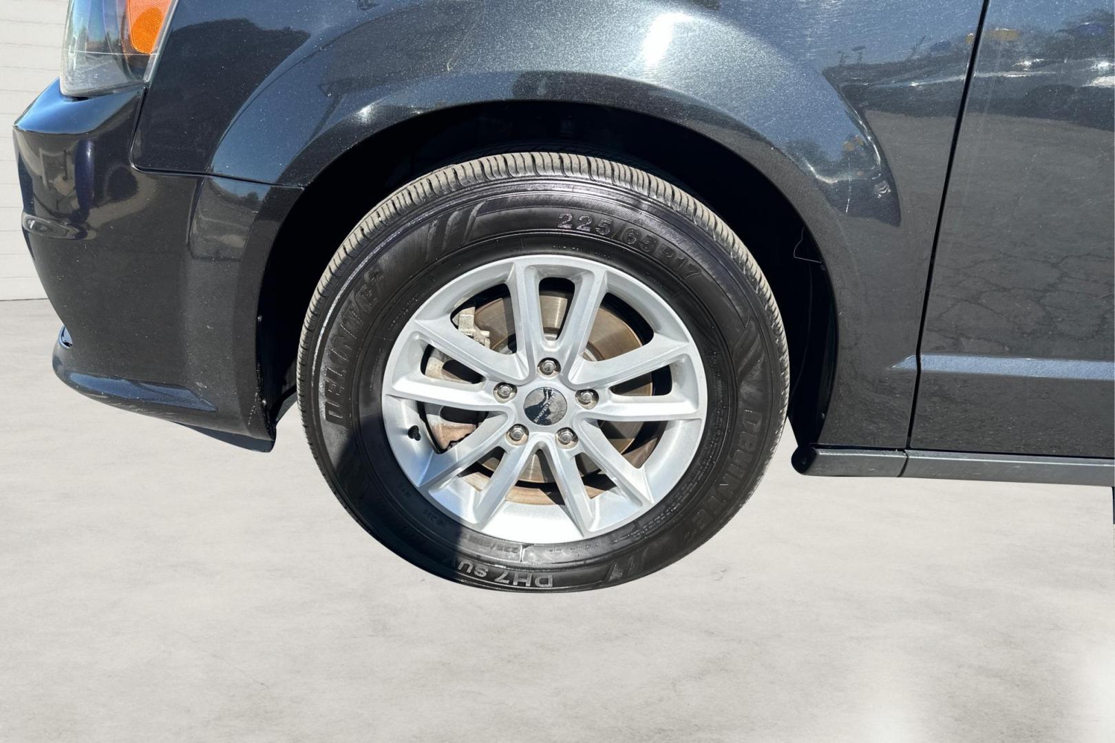 2018 Black Dodge Grand Caravan GT (2C4RDGEGXJR) with an 3.6L V6 DOHC 24V engine, 6A transmission, located at 7755 State Street, Midvale, UT, 84047, (801) 753-9063, 40.610329, -111.890656 - Photo#12