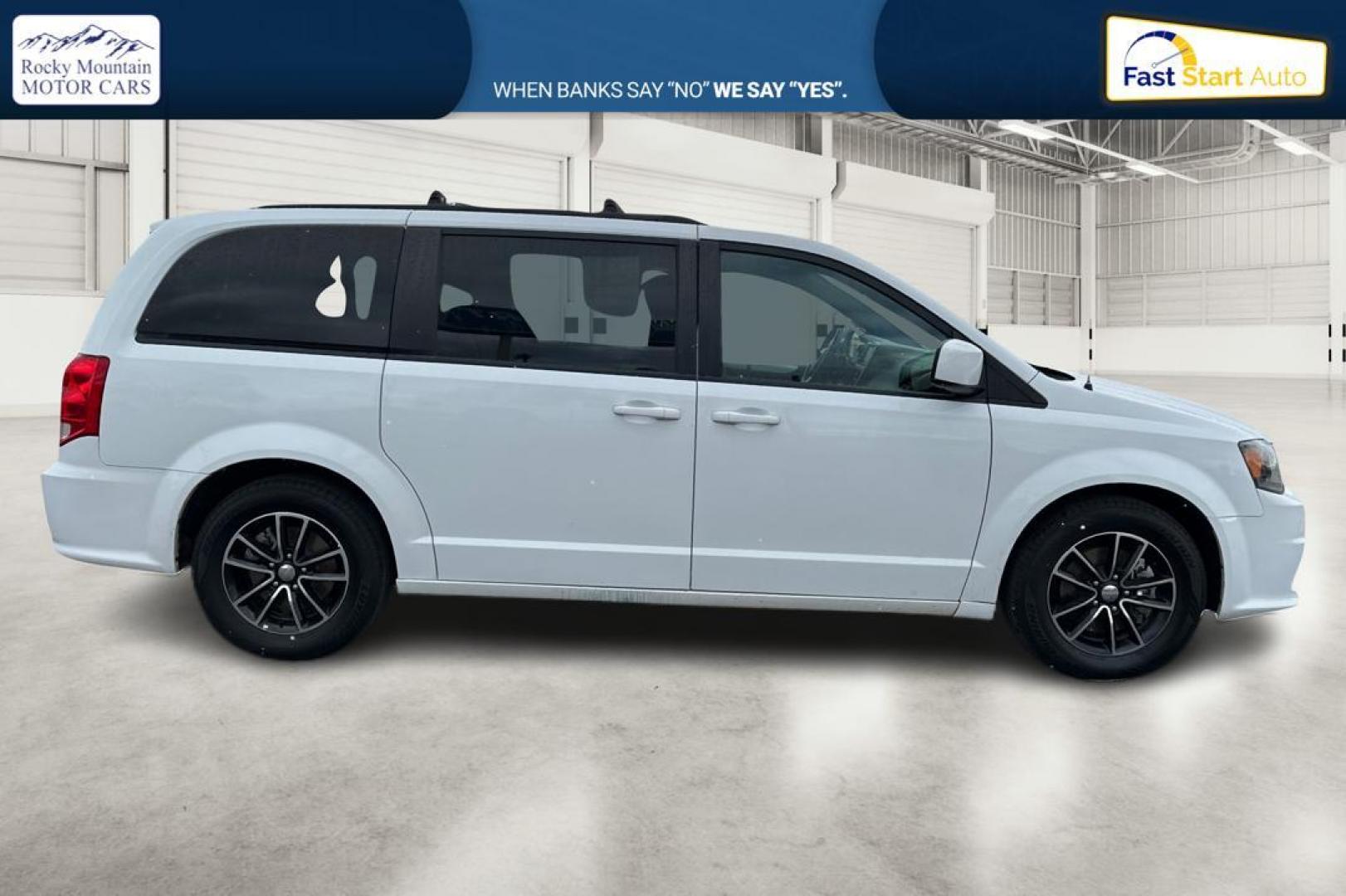 2018 White Dodge Grand Caravan GT (2C4RDGEGXJR) with an 3.6L V6 DOHC 24V engine, 6A transmission, located at 7755 State Street, Midvale, UT, 84047, (801) 753-9063, 40.610329, -111.890656 - Photo#1