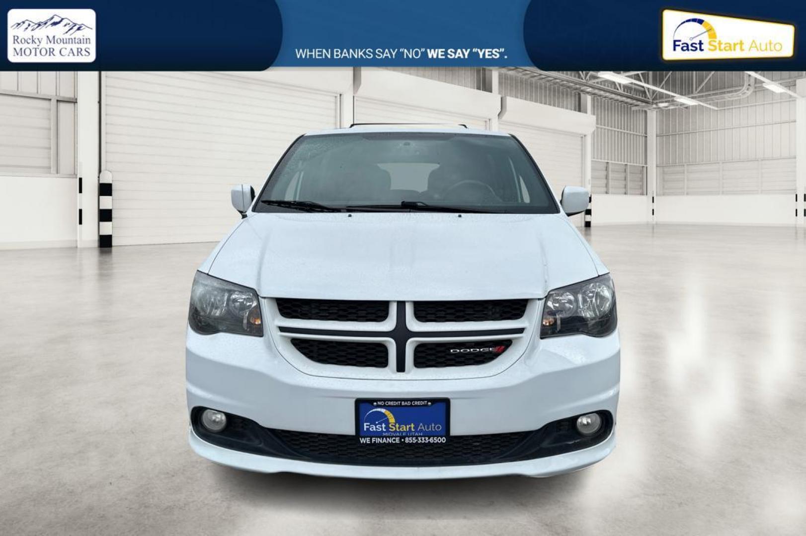 2018 White Dodge Grand Caravan GT (2C4RDGEGXJR) with an 3.6L V6 DOHC 24V engine, 6A transmission, located at 7755 State Street, Midvale, UT, 84047, (801) 753-9063, 40.610329, -111.890656 - Photo#9