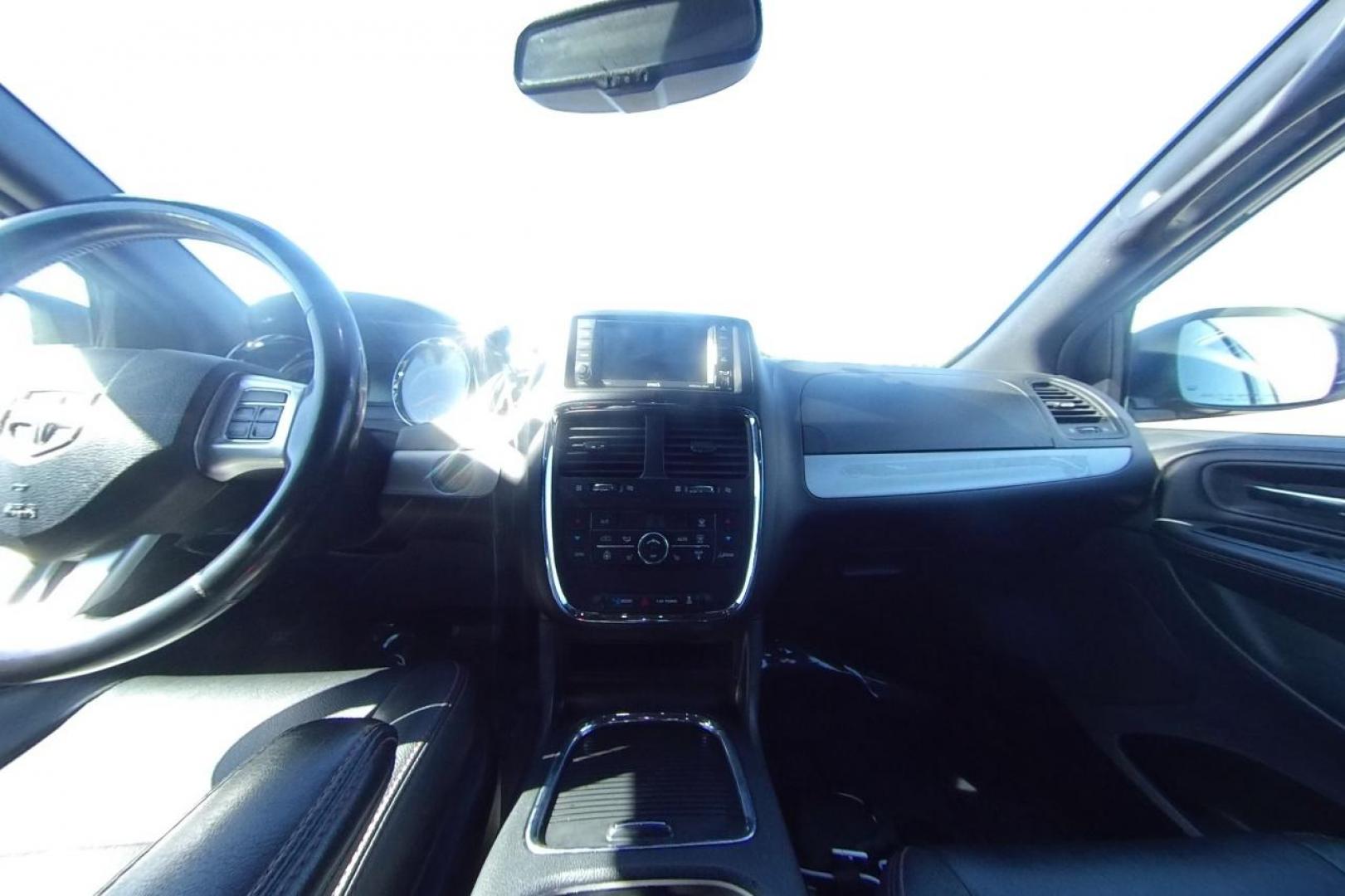2018 Black Dodge Grand Caravan GT (2C4RDGEGXJR) with an 3.6L V6 DOHC 24V engine, 6A transmission, located at 7755 State Street, Midvale, UT, 84047, (801) 753-9063, 40.610329, -111.890656 - Photo#16